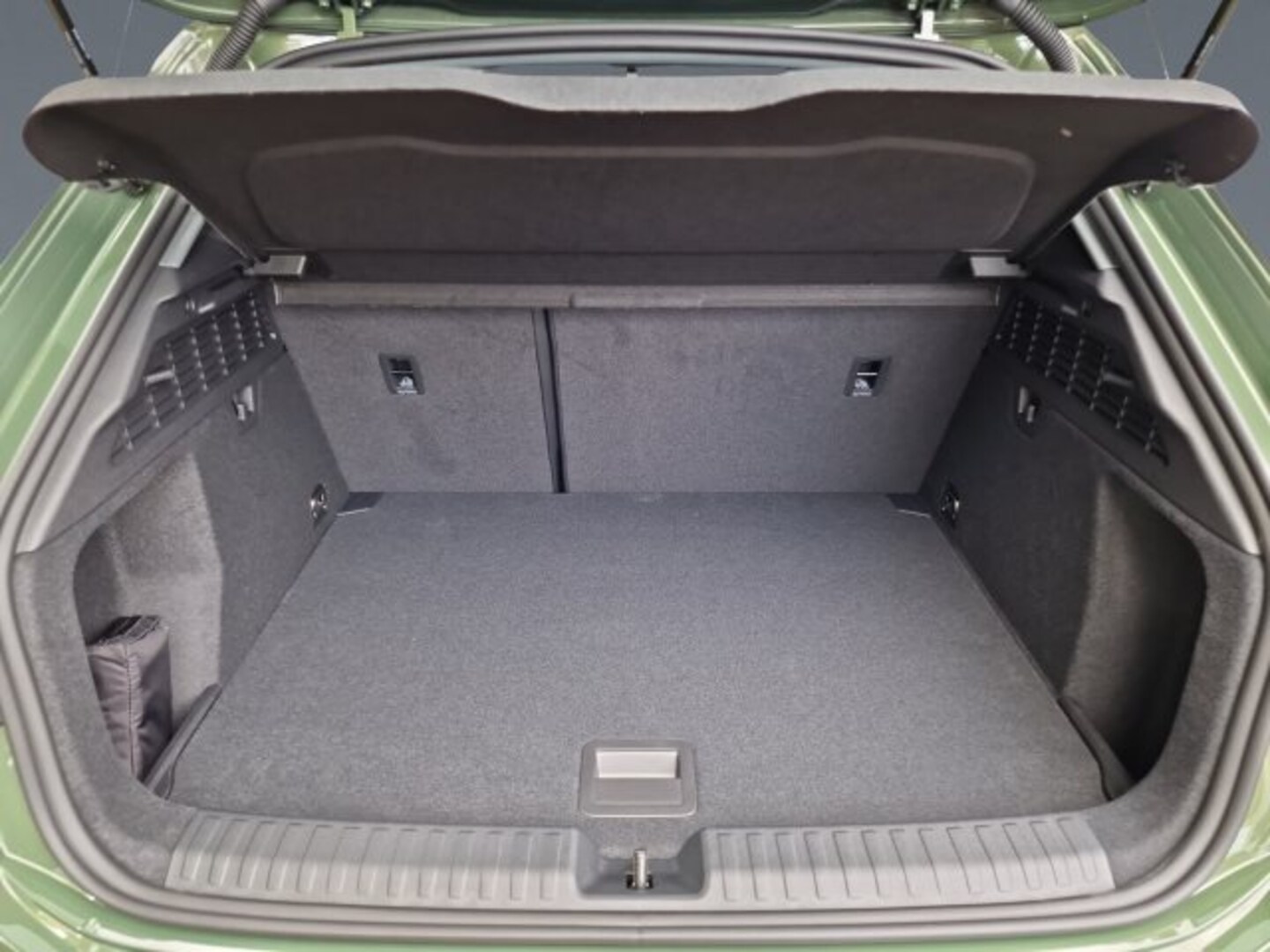 Bild über Audi A3 Sportback S line 30 TDI Schaltgetriebe - für weitere Informationen kontaktieren Sie den Audi Partner