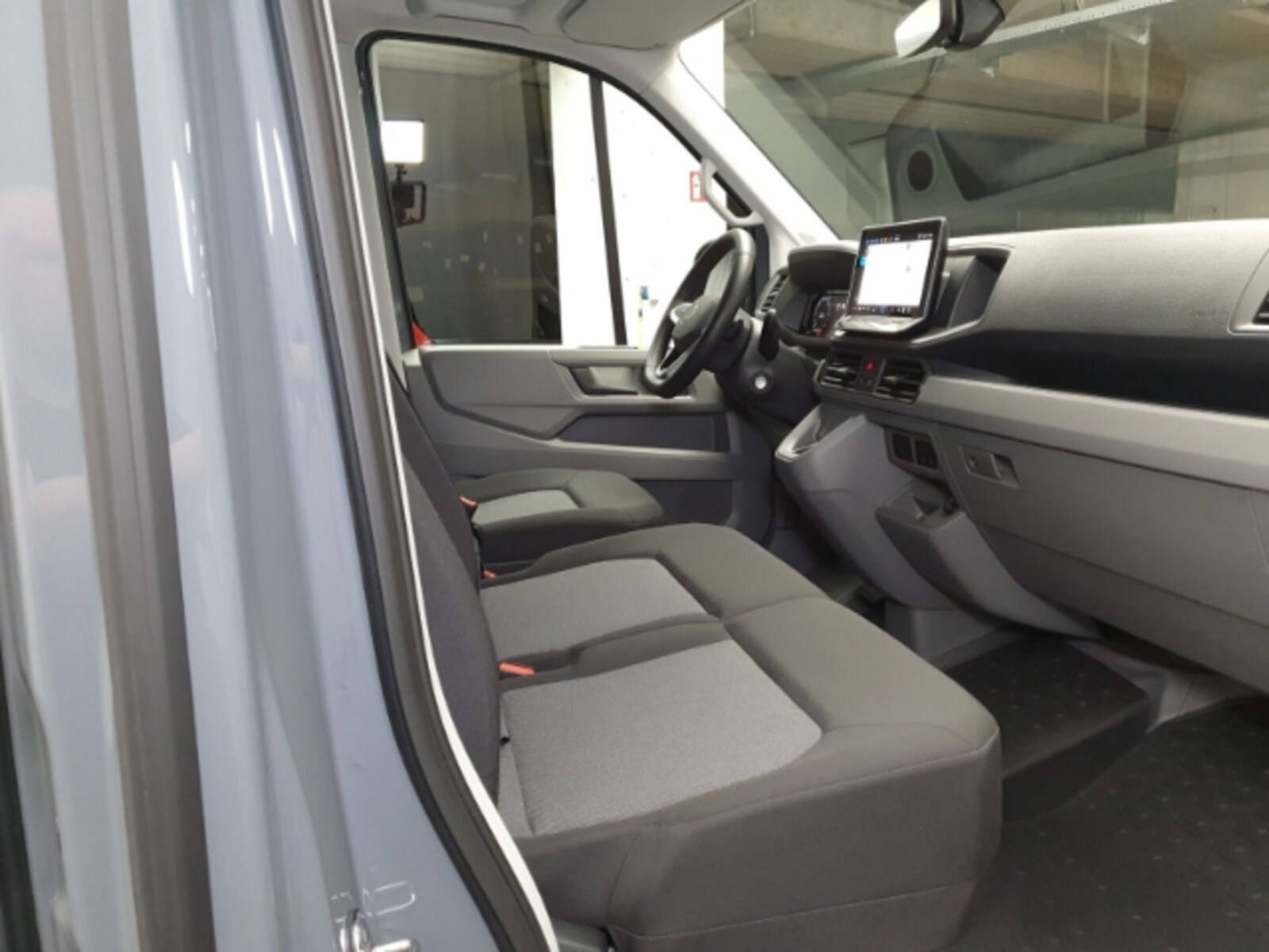 Volkswagen Crafter Kasten mittlerer Radstand – Bild 8