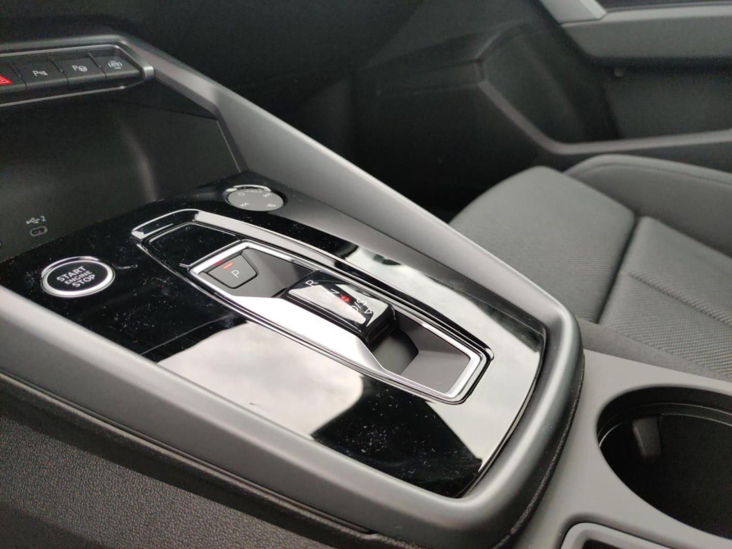 Bild über Audi A3 Sportback S line 35 TDI S tronic - für weitere Informationen kontaktieren Sie den Audi Partner