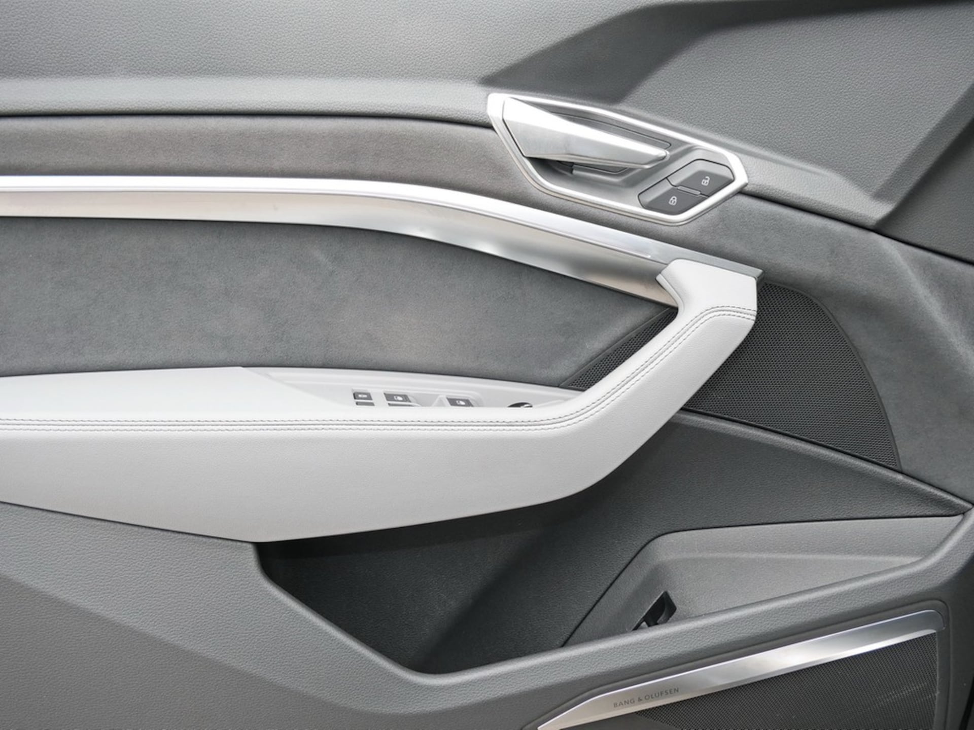 Audi Q8 e-tron S line