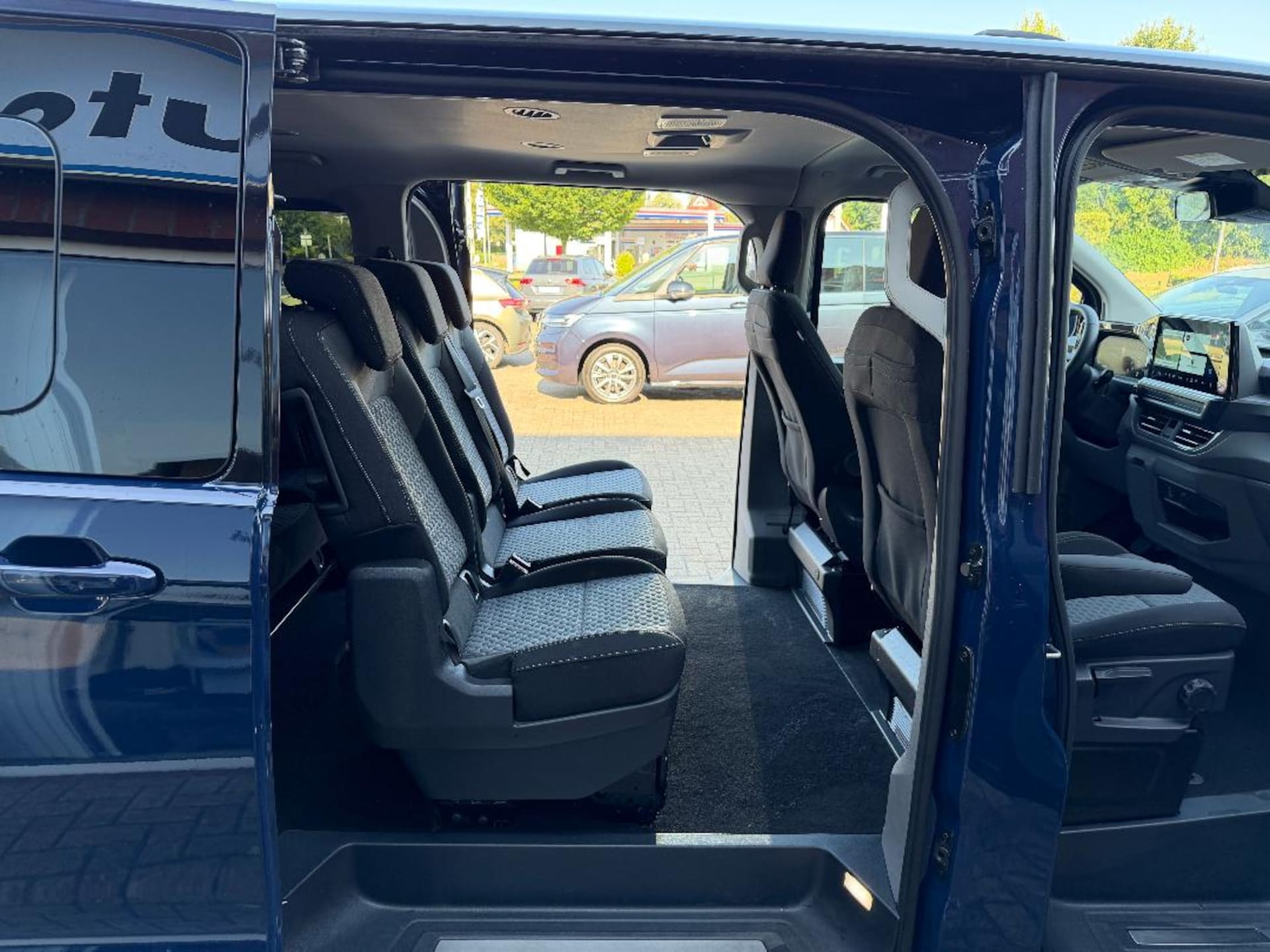 Volkswagen Caravelle Style