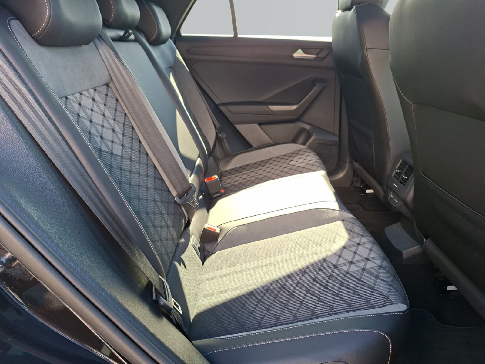 Volkswagen T-Roc – Bild 12