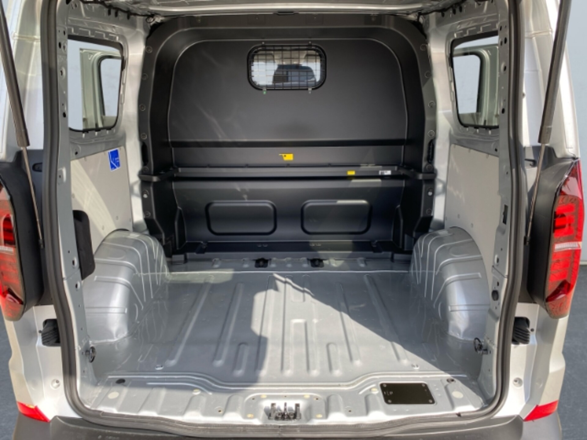 Volkswagen Transporter Kasten kurzer Radstand Plus