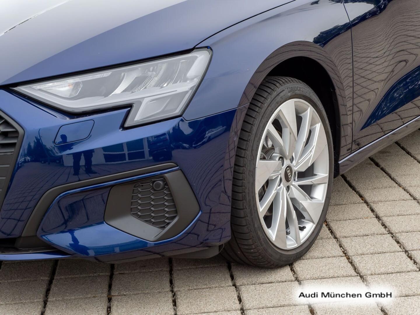 Bild über Audi A3 Sportback 35 TFSI S tronic - für weitere Informationen kontaktieren Sie den Audi Partner