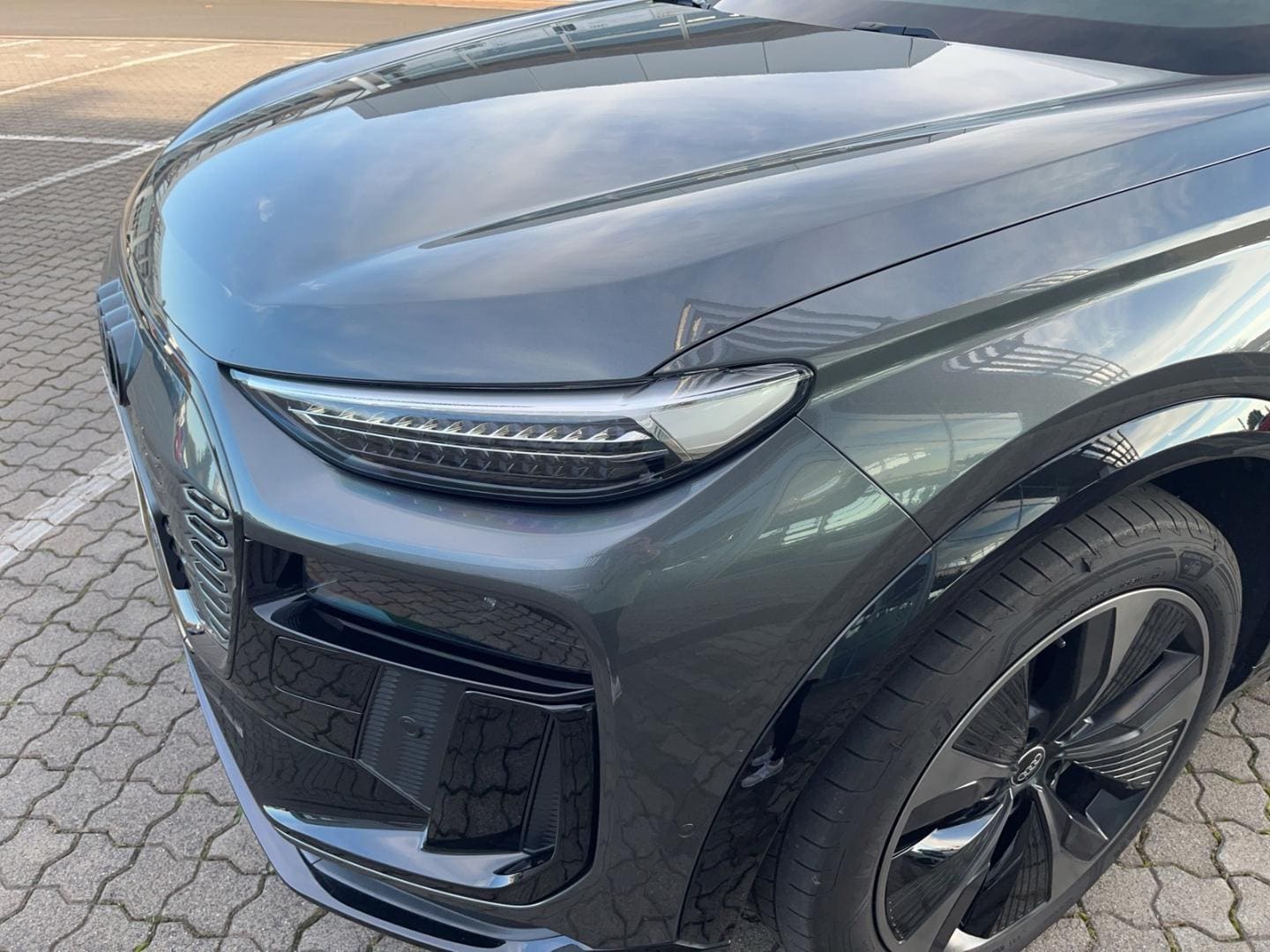 Bild über Audi Q6 SUV e-tron e-tron quattro - für weitere Informationen kontaktieren Sie den Audi Partner