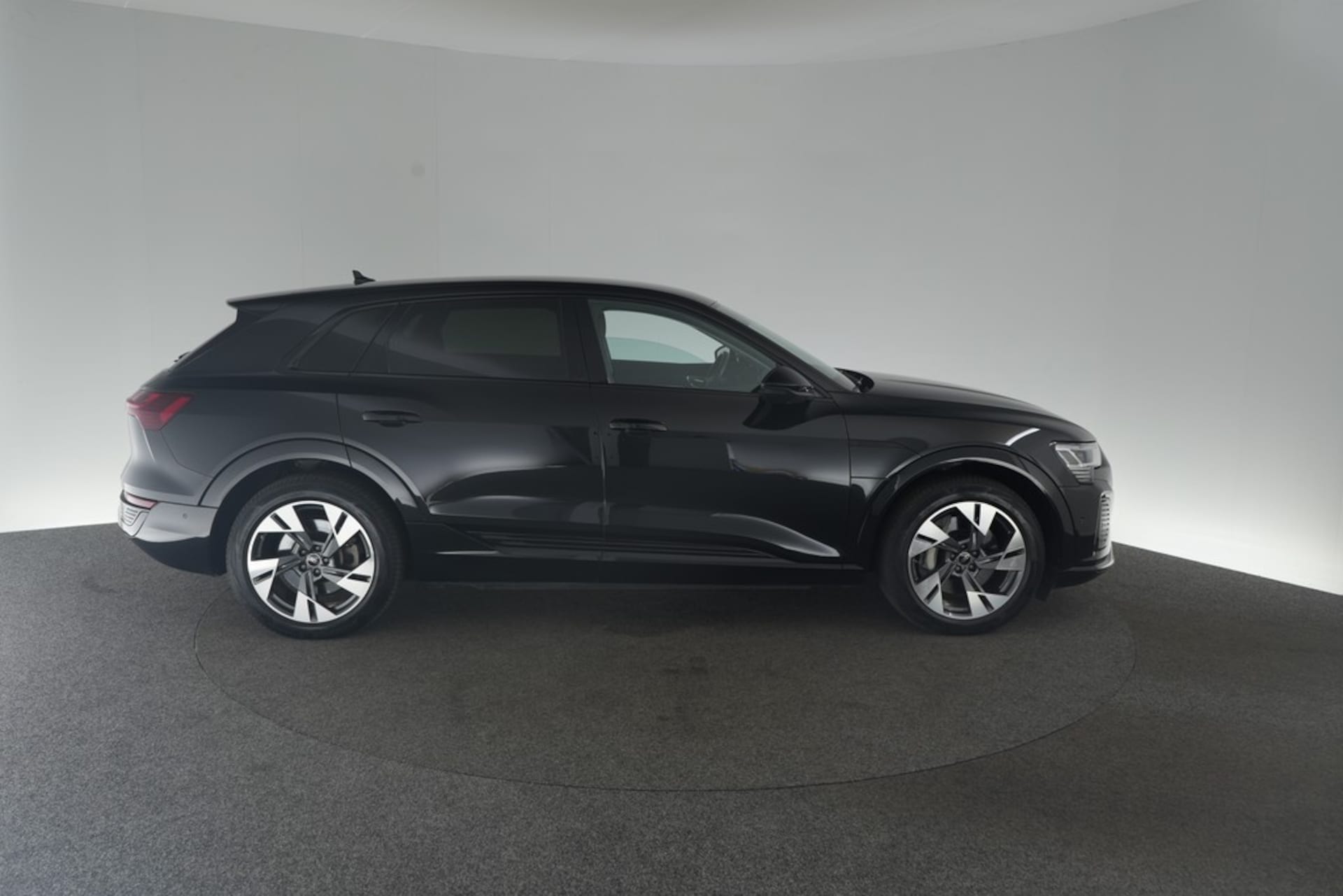 Audi Q8 e-tron S line