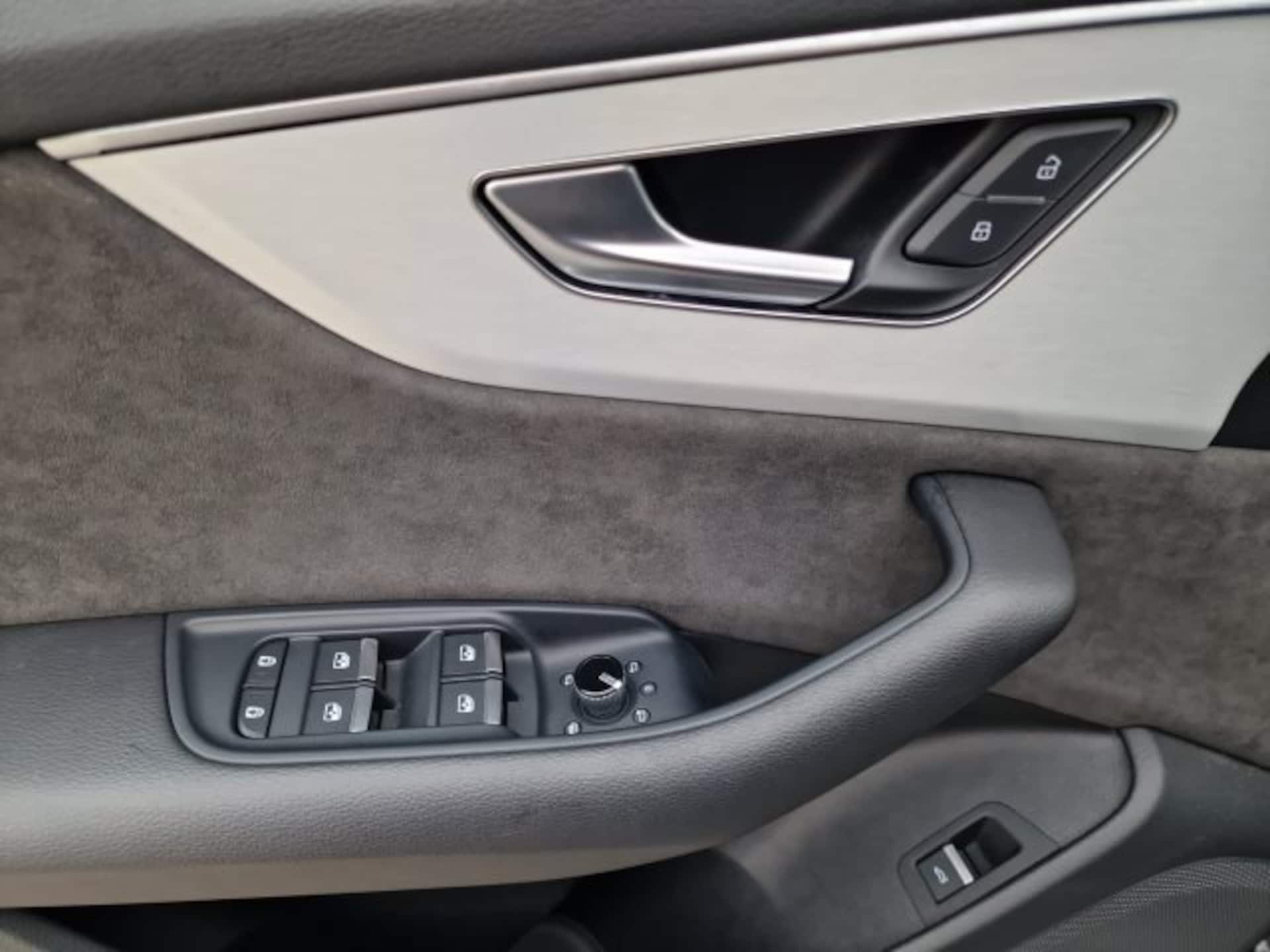 Audi SQ8 SUV