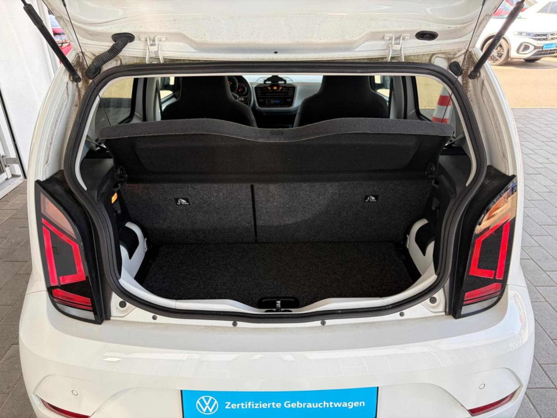 Volkswagen e-up! Style "Plus"