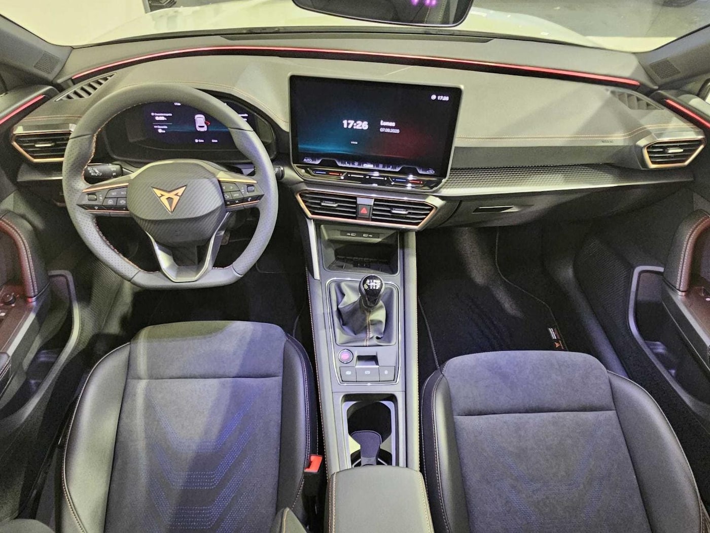CUPRA Leon León 1.5 TSI 110 kW (150 CV) — photo 4