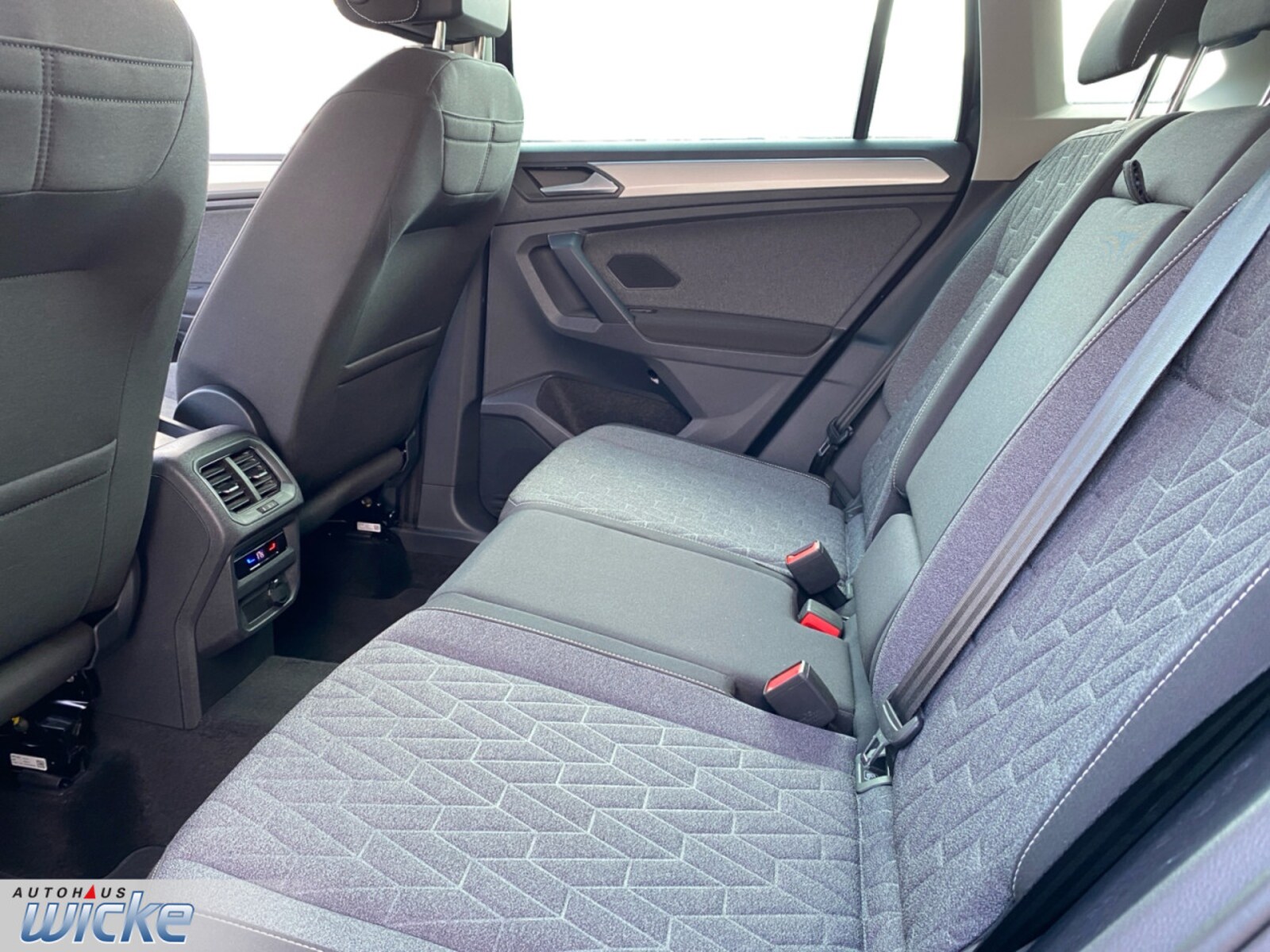 Volkswagen Tiguan – Bild 12