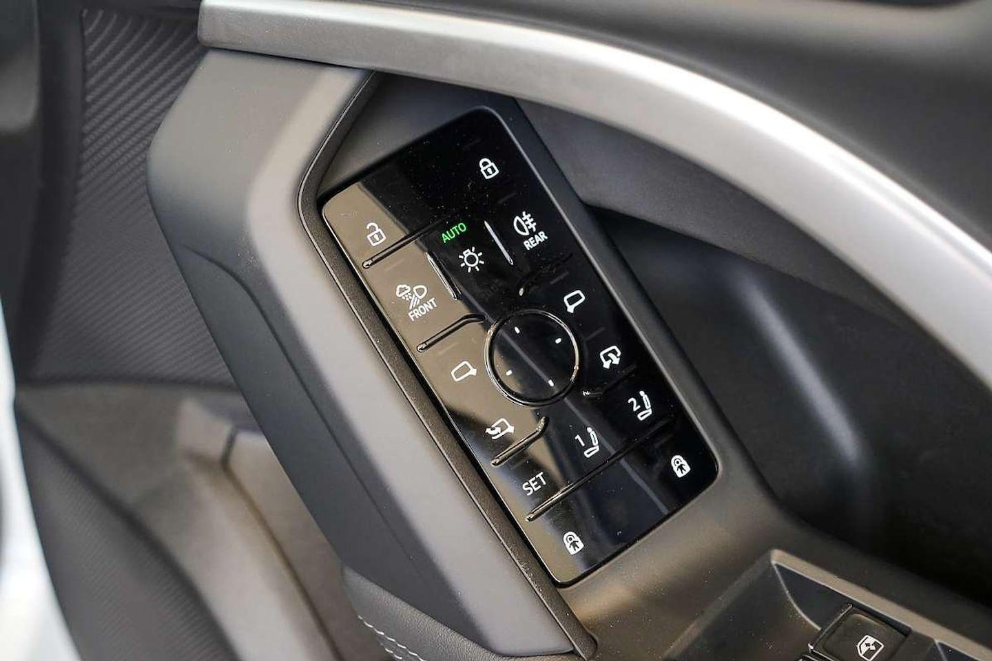 Image about Audi Q5 SUV TDI quattro 150 kW sport