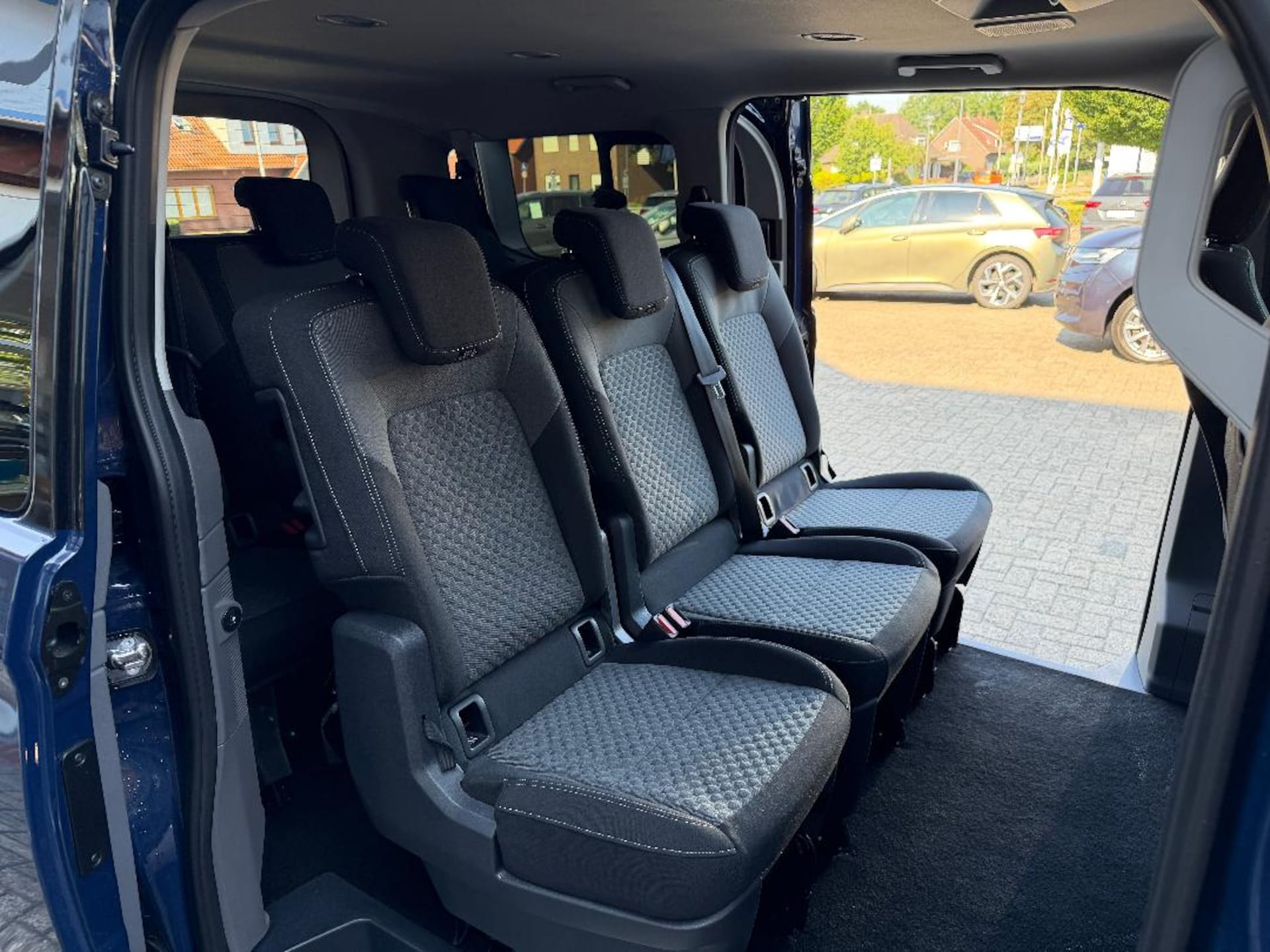 Volkswagen Caravelle Style