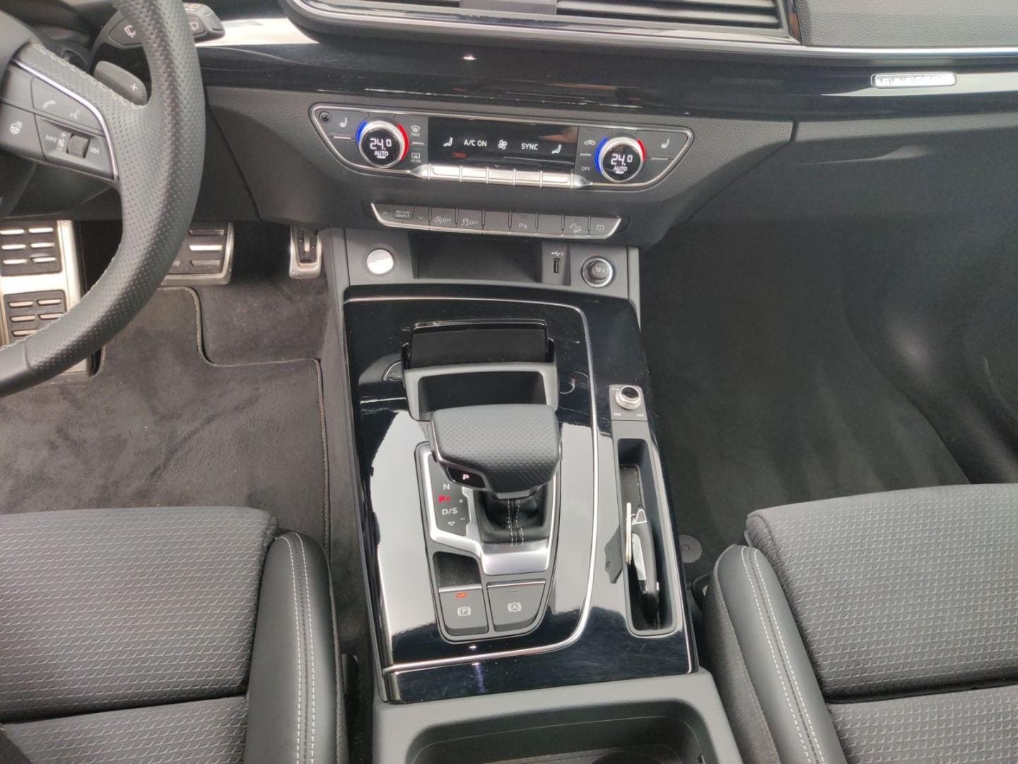 Bild über Audi Q5 40 TDI quattro S tronic - für weitere Informationen kontaktieren Sie den Audi Partner