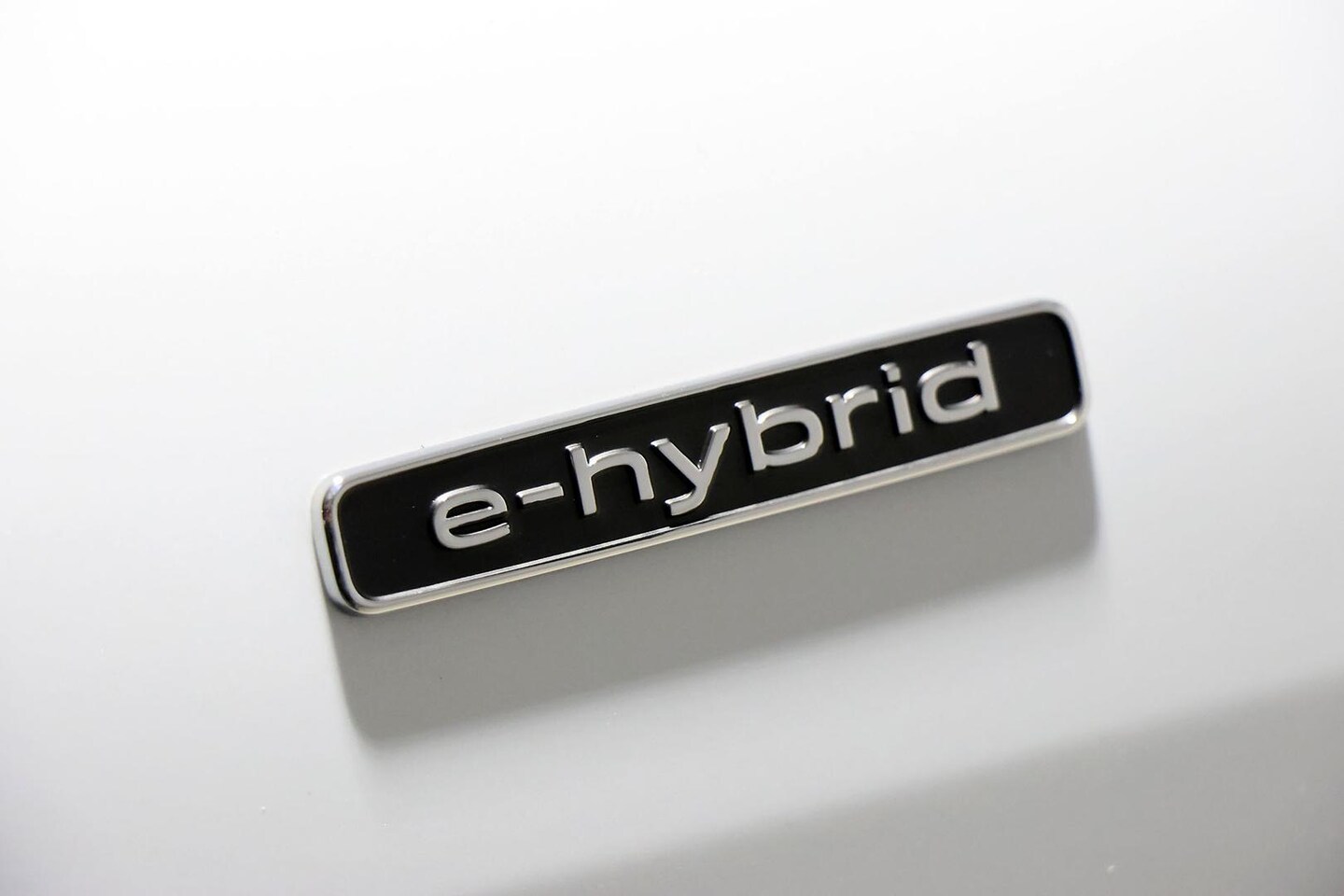 Image about Audi Q5 SUV e-hybrid quattro S tronic
