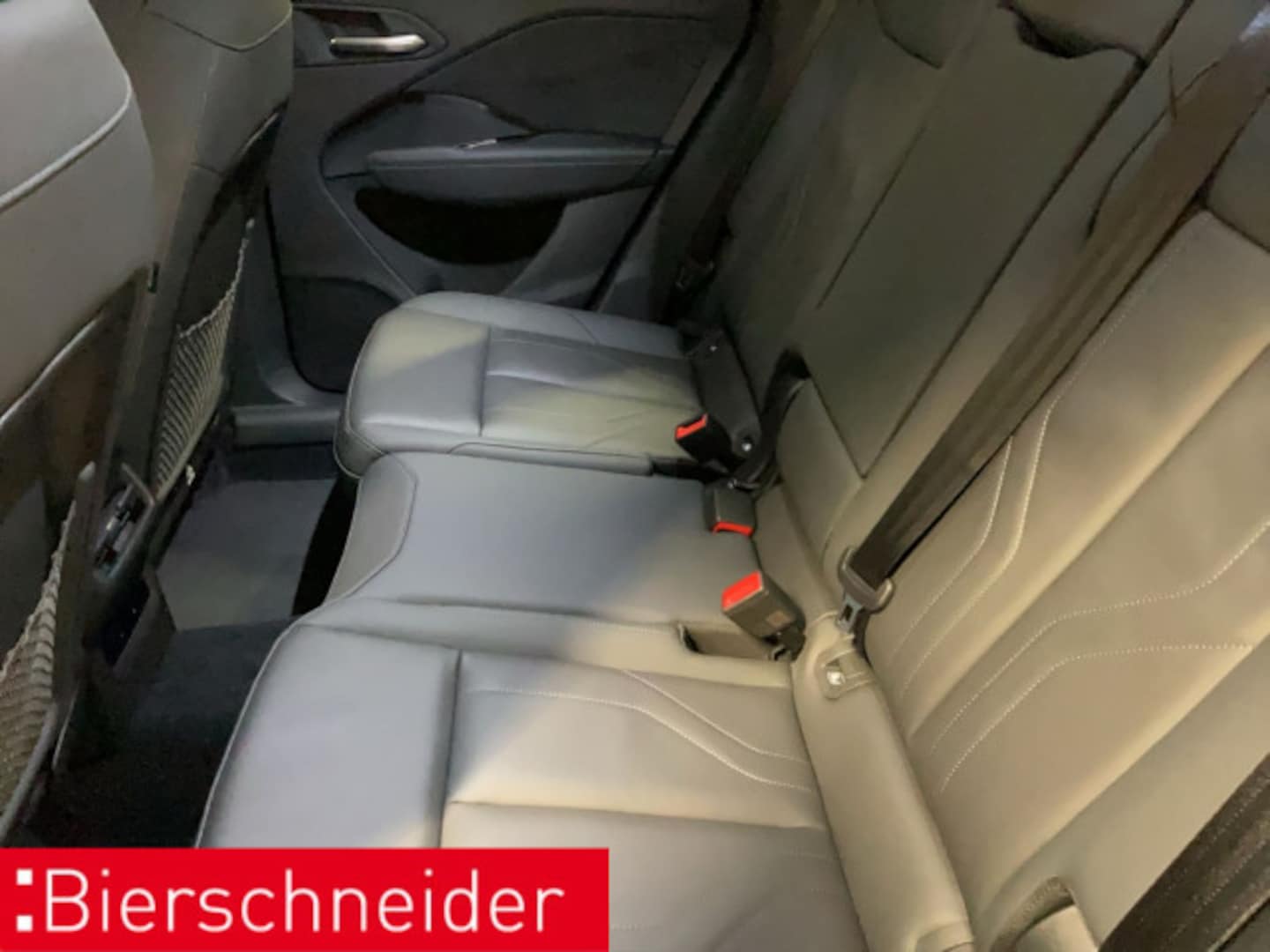 Bild über Audi Q3 SUV TFSI quattro 195 kW S tronic - für weitere Informationen kontaktieren Sie den Audi Partner