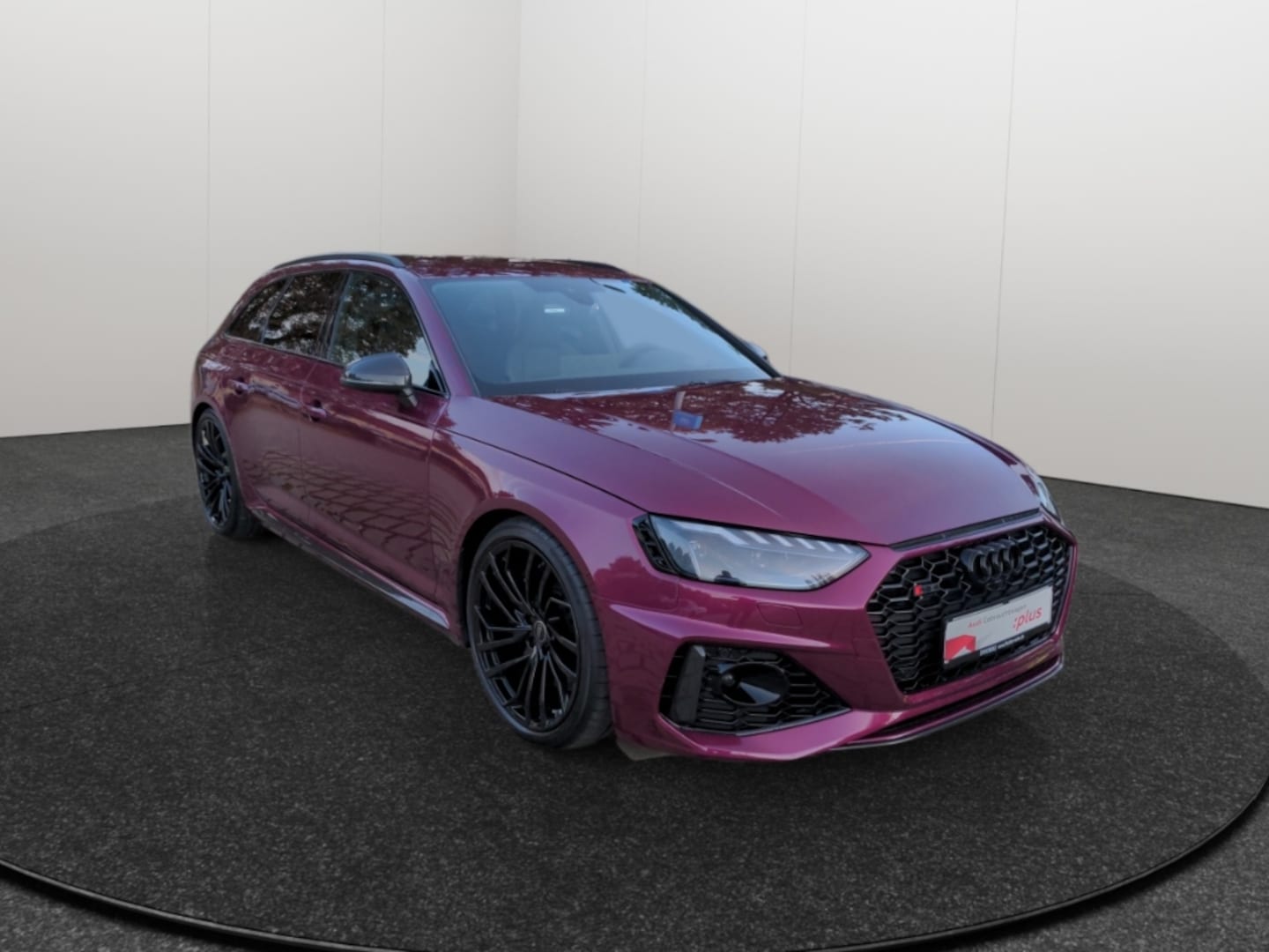 Bild über Audi RS 4 Avant TFSI quattro tiptronic - für weitere Informationen kontaktieren Sie den Audi Partner