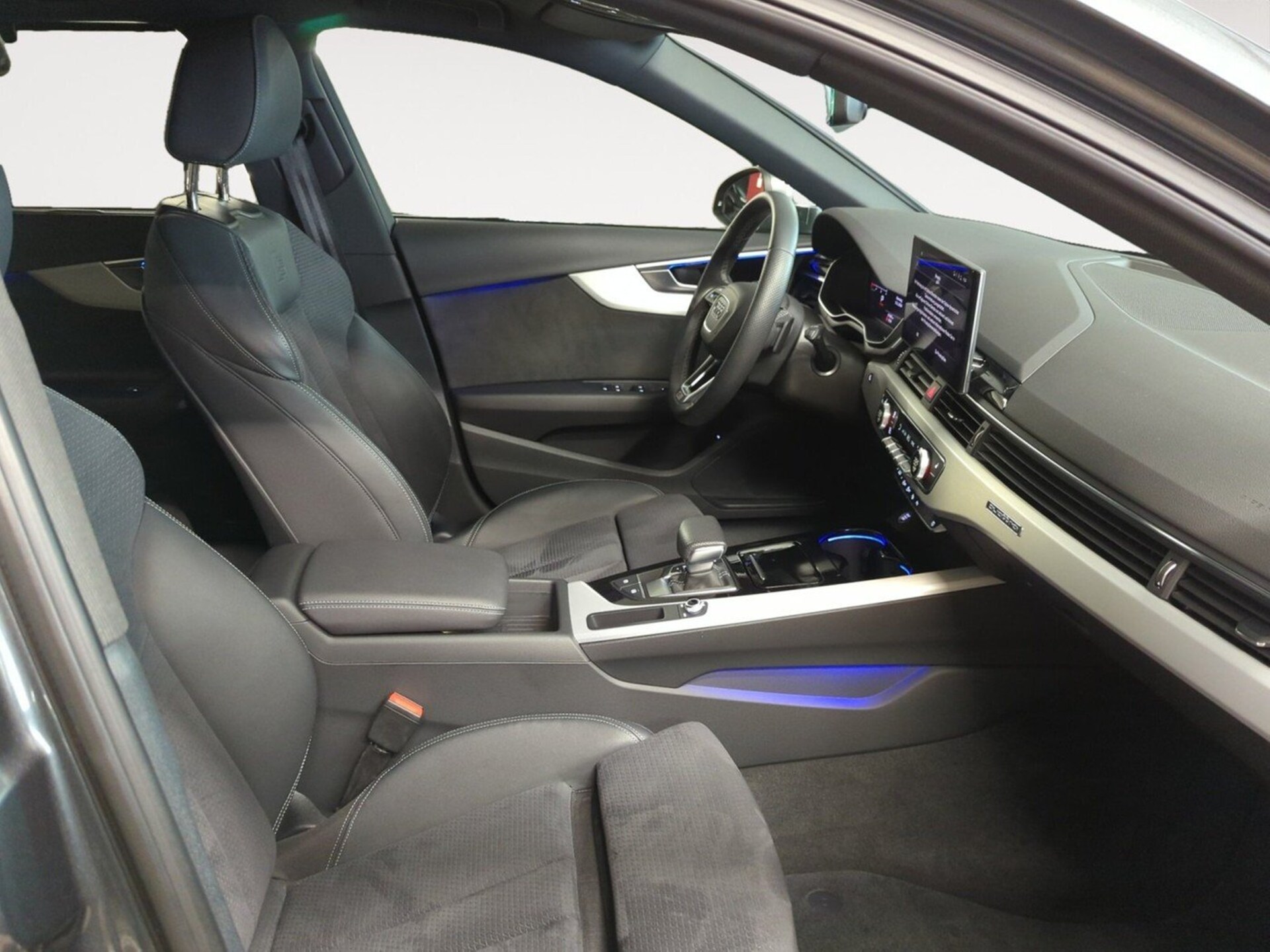 Audi A4 Avant S line