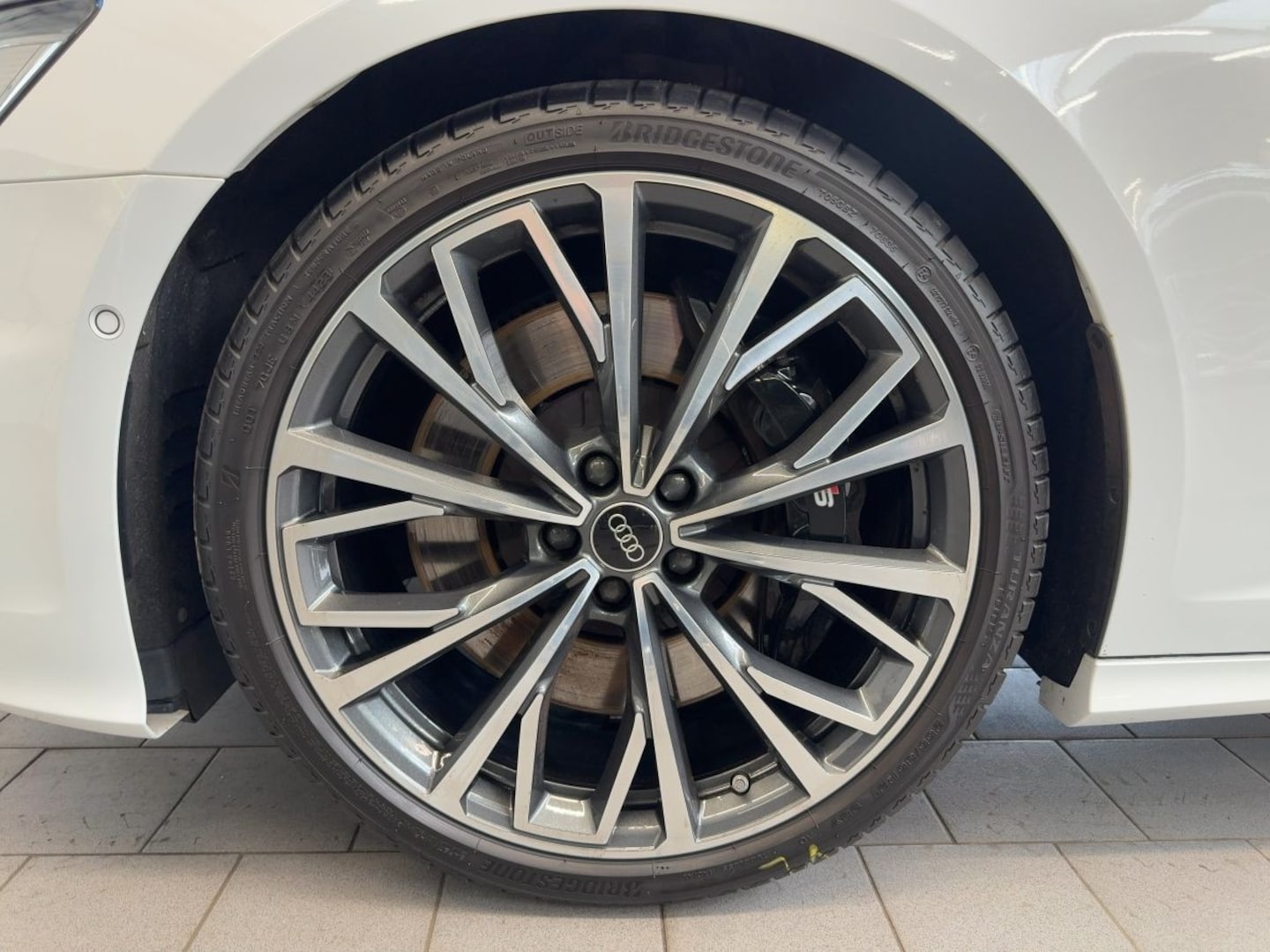 Bild über Audi S6 Avant TDI quattro tiptronic - für weitere Informationen kontaktieren Sie den Audi Partner