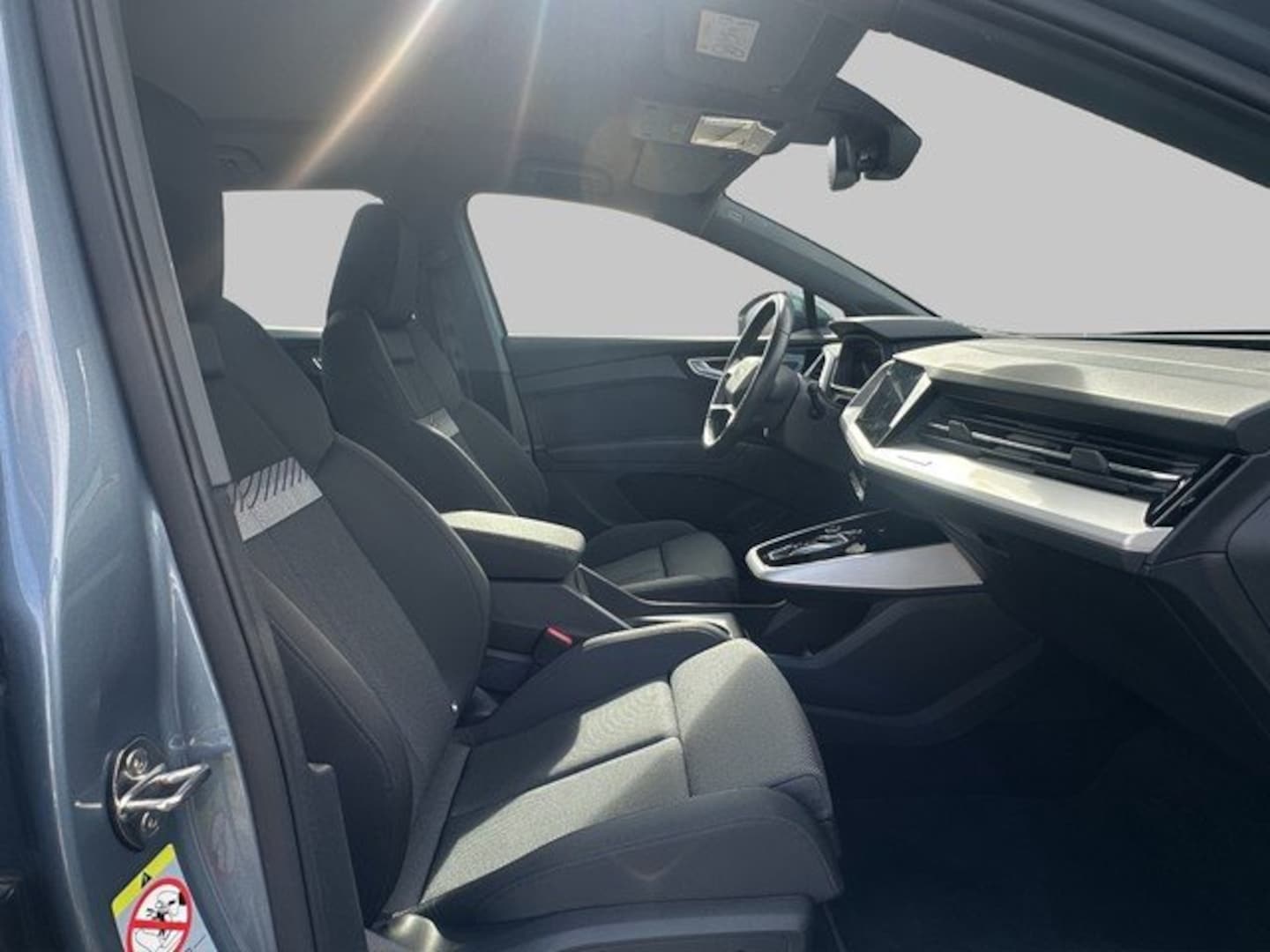 Bild über Audi Q4 e-tron 40 e-tron - für weitere Informationen kontaktieren Sie den Audi Partner