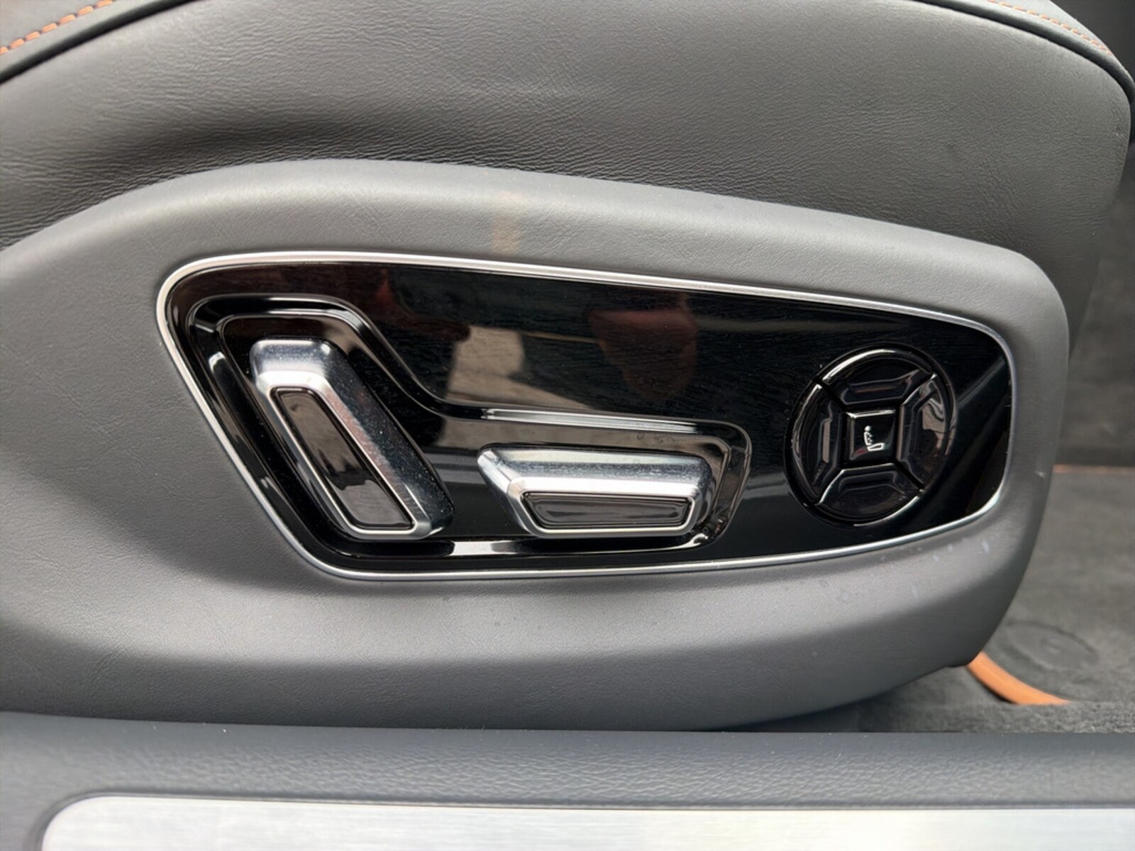 Audi A8 – Bild 25