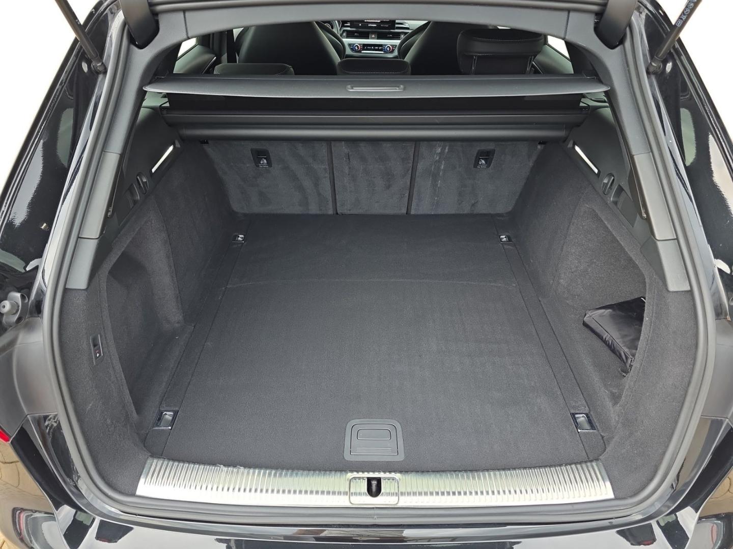 Image about Audi RS 4 Avant TFSI quattro tiptronic