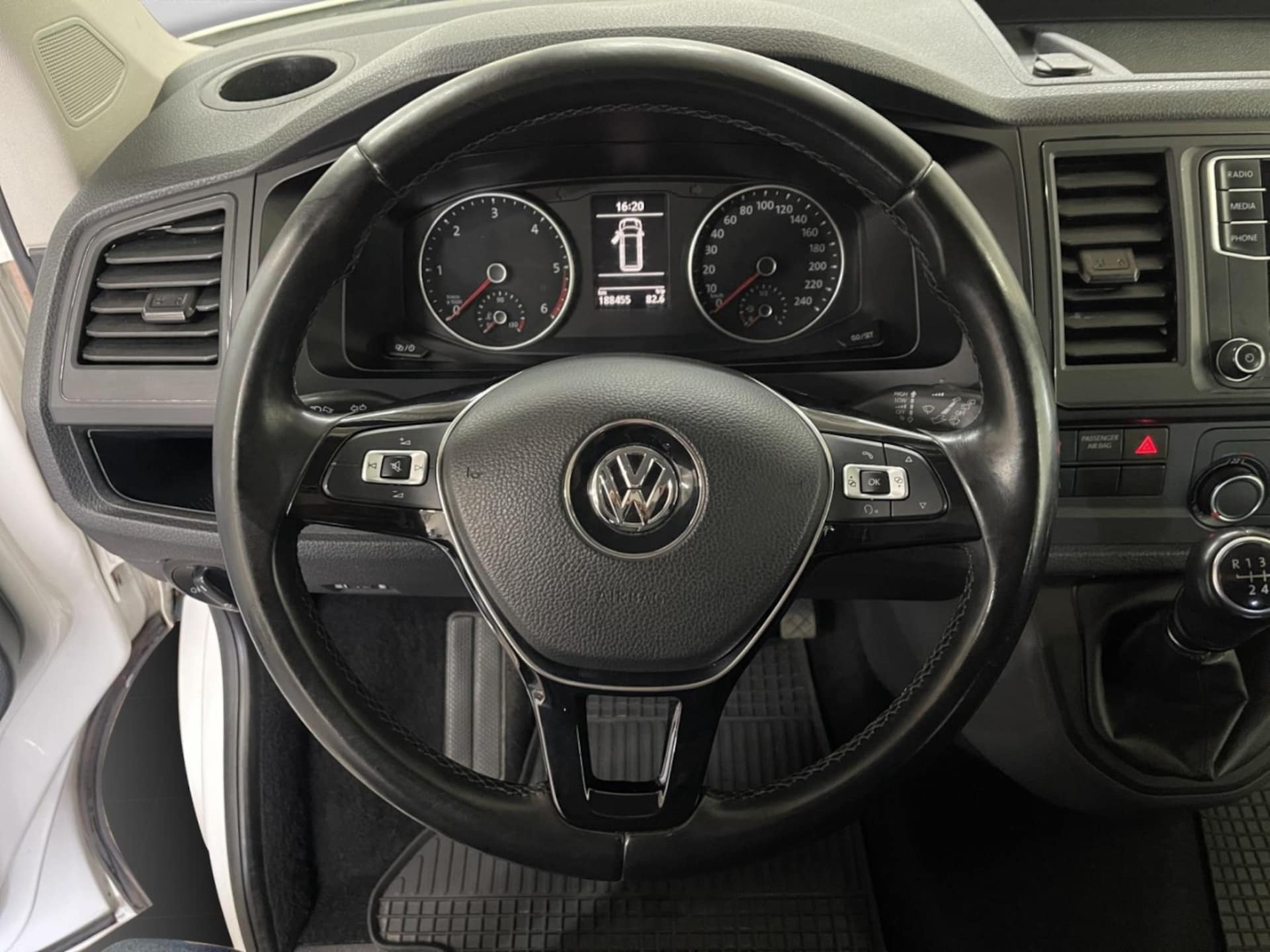 Volkswagen T6 Caravelle Comfortline