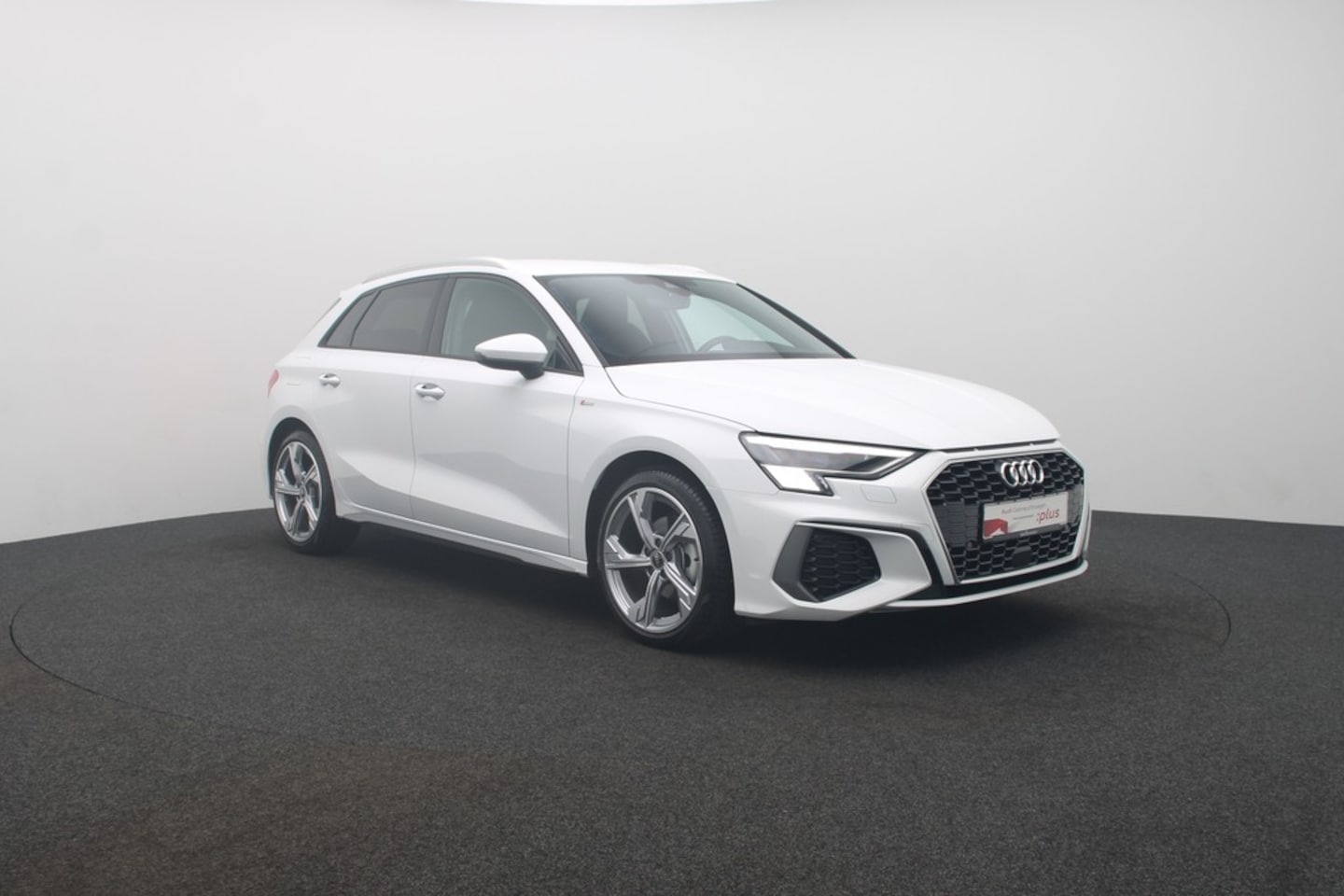 Bild über Audi A3 Sportback S line 35 TFSI S tronic - für weitere Informationen kontaktieren Sie den Audi Partner