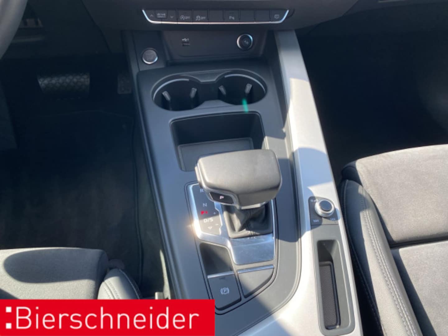 Bild über Audi A4 Avant S line 45 TFSI quattro S tronic - für weitere Informationen kontaktieren Sie den Audi Partner