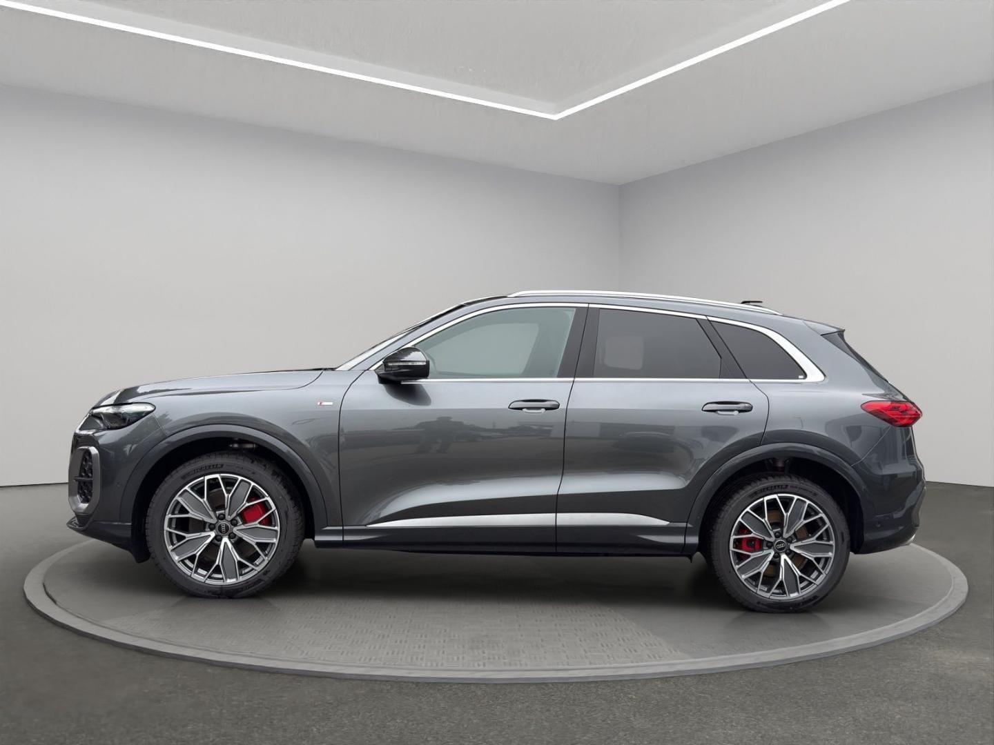 Bild über Audi Q5 SUV TDI quattro 220 kW S tronic - für weitere Informationen kontaktieren Sie den Audi Partner