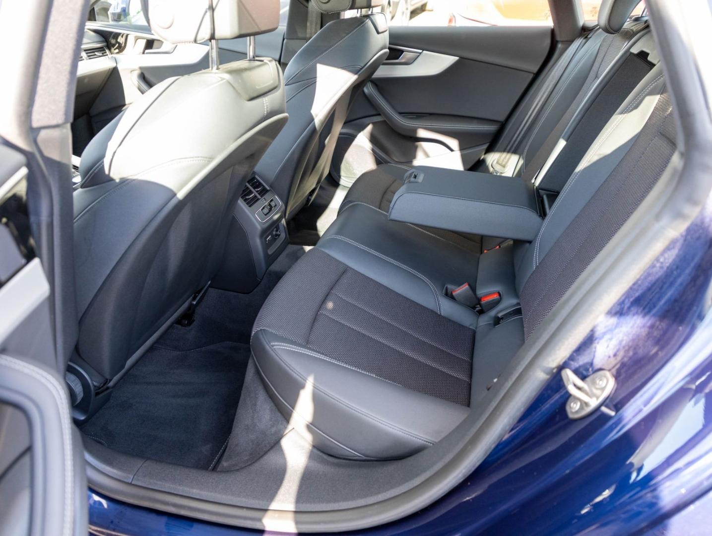 Bild über Audi A5 Sportback S line business 40 TDI quattro S tronic - für weitere Informationen kontaktieren Sie den Audi Partner