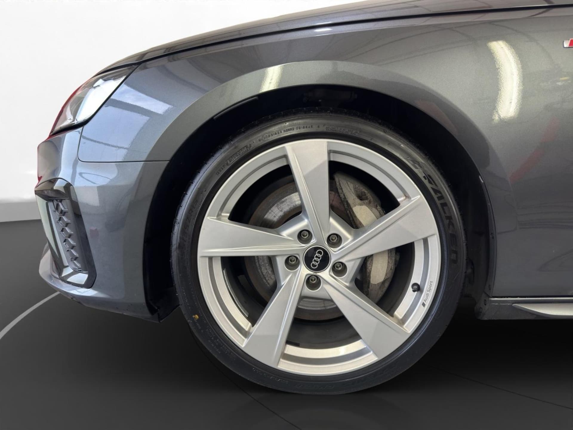 Audi A4 Avant S line