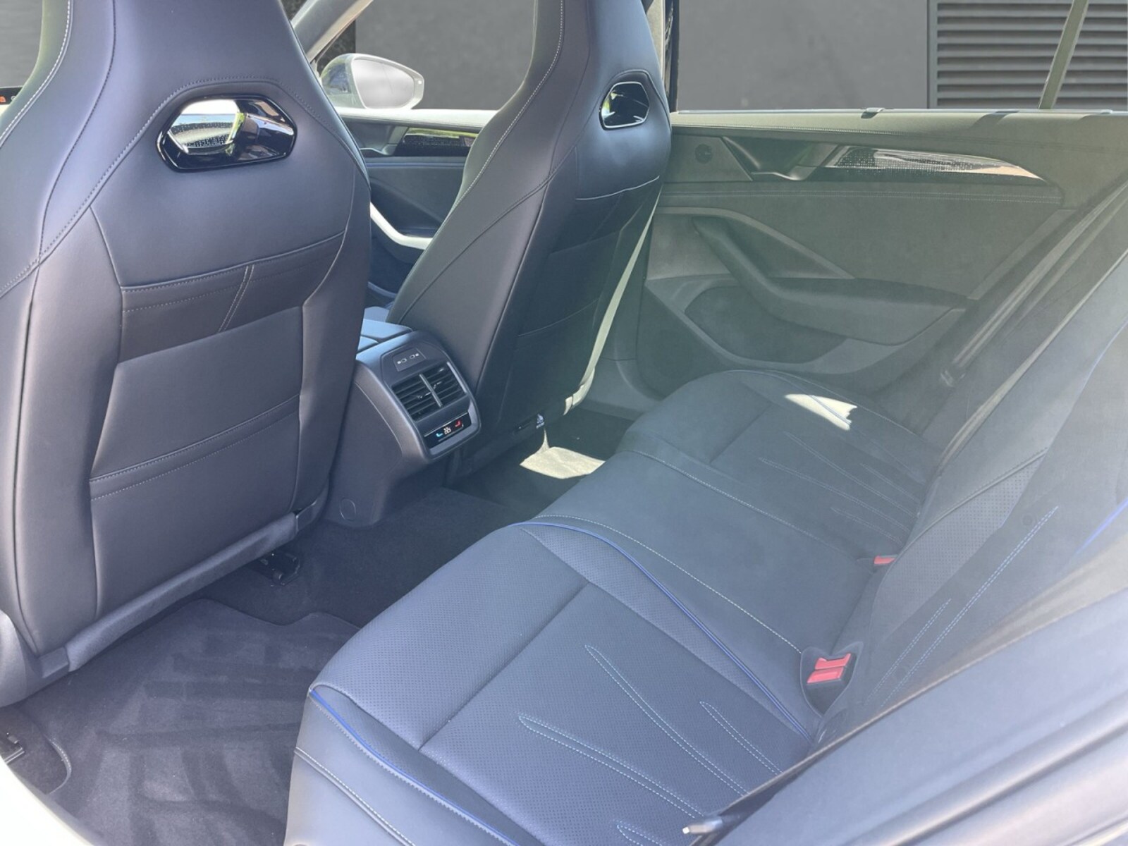 Volkswagen Passat – Bild 10