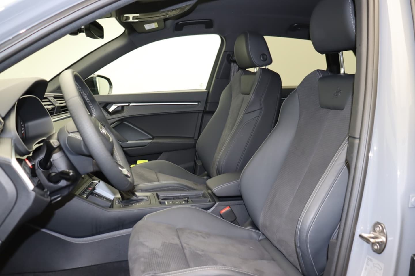 Bild über Audi Q3 S line 40 TDI quattro S tronic - für weitere Informationen kontaktieren Sie den Audi Partner