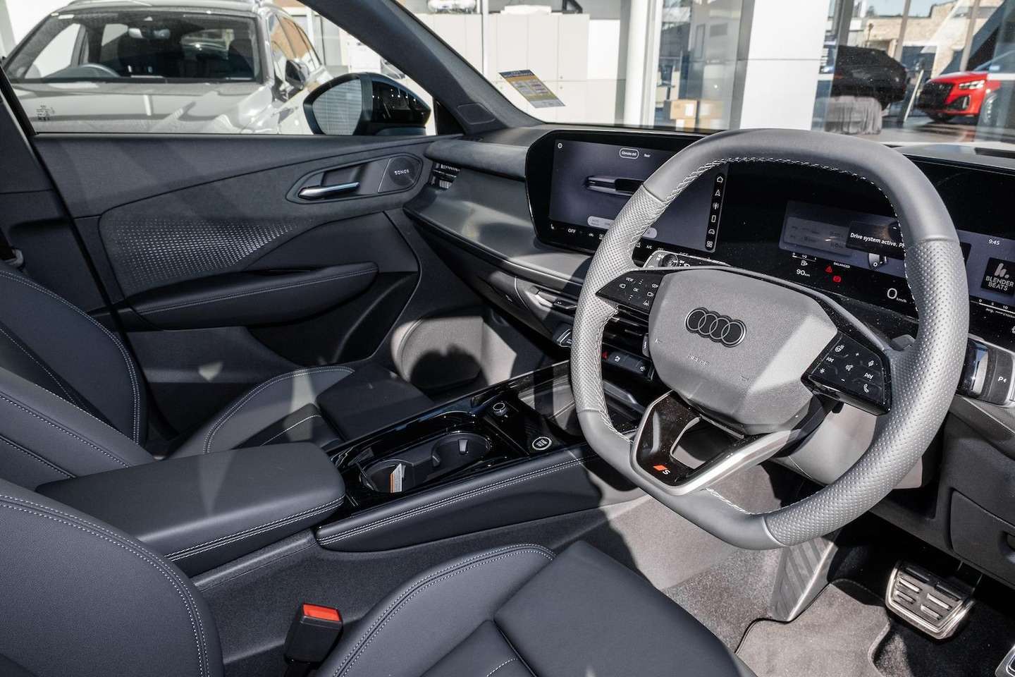 Image about Audi Q3 SUV TFSI quattro 195 kW