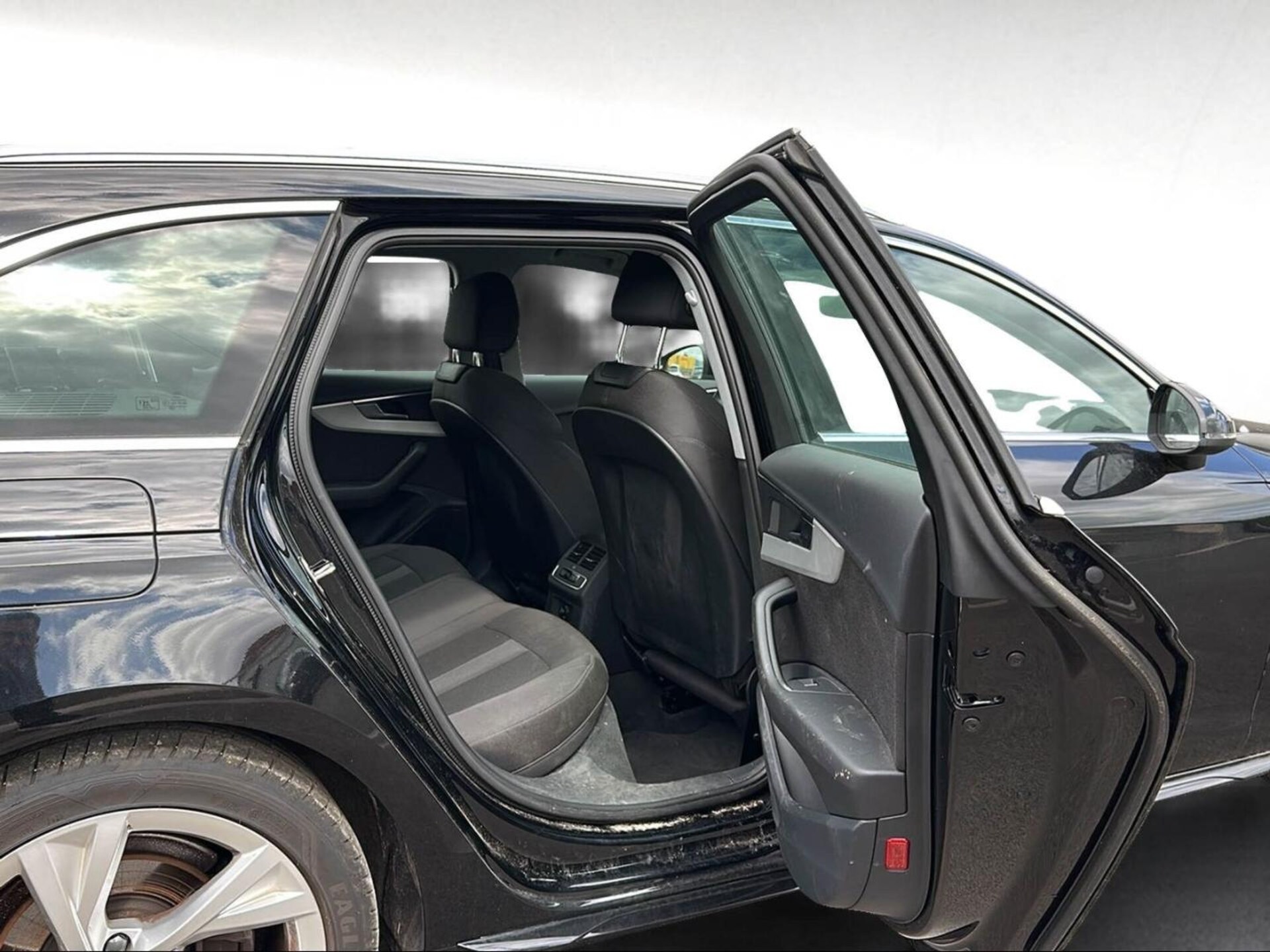 Audi A4 Avant S line