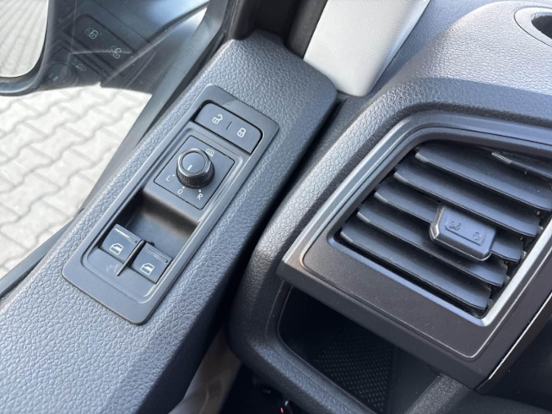 Volkswagen T6 Transporter Kasten langer Radstand