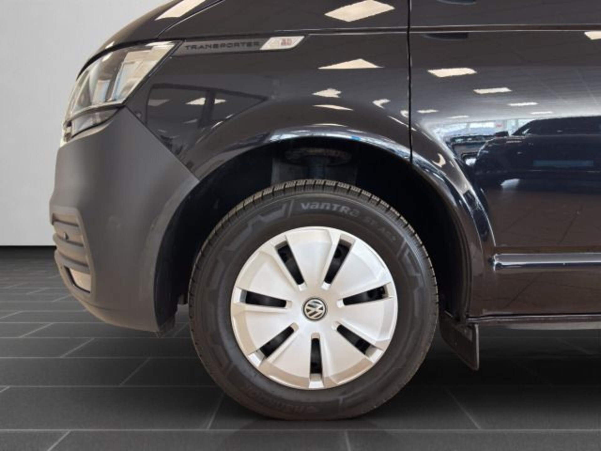 Volkswagen T6.1 Transporter Kombi kurzer Radstand