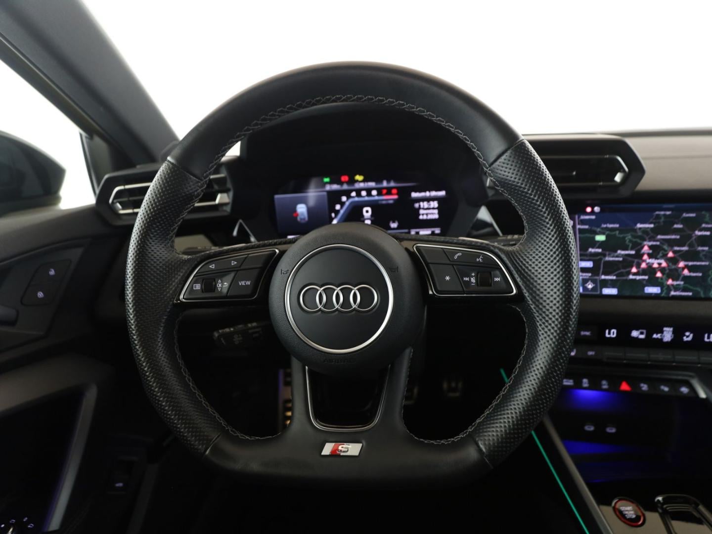 Bild über Audi S3 Sportback TFSI quattro S tronic - für weitere Informationen kontaktieren Sie den Audi Partner