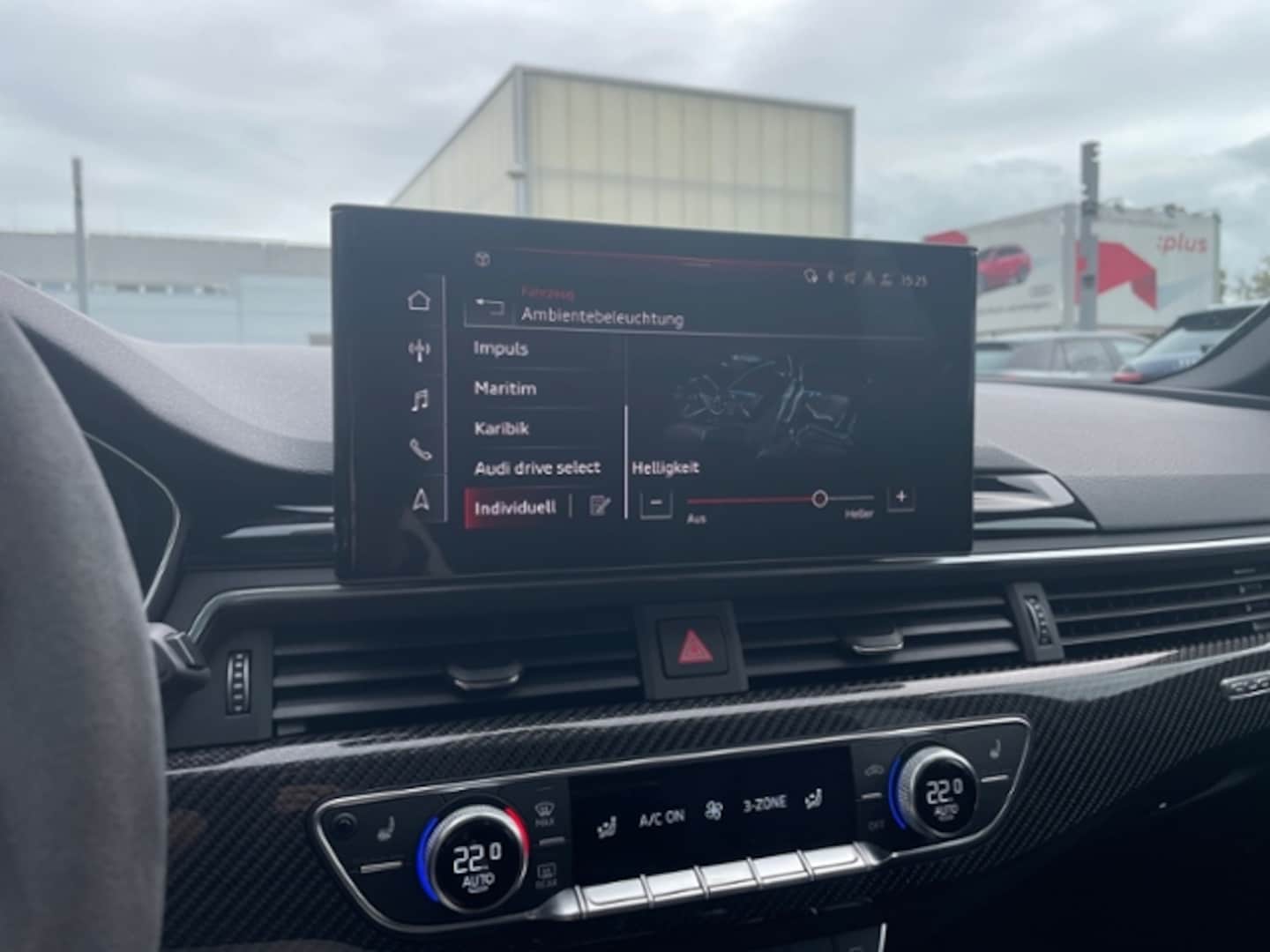 Bild über Audi RS 4 Avant TFSI quattro tiptronic - für weitere Informationen kontaktieren Sie den Audi Partner