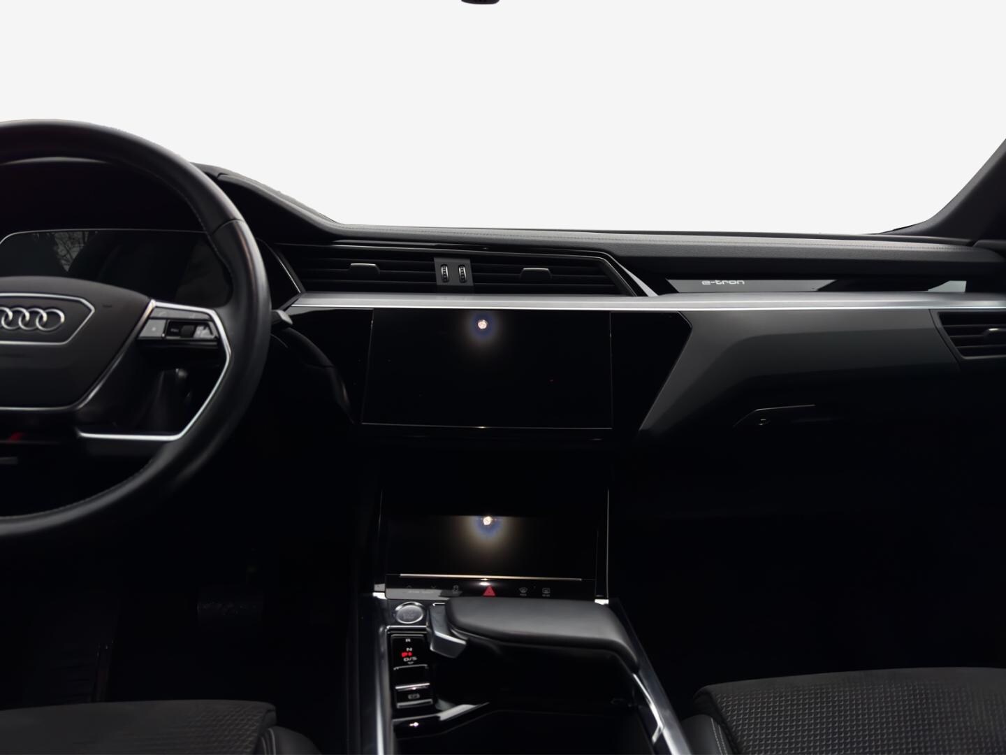 Bild über Audi e-tron Sportback Attraction S line 50 quattro 230,00 kW - for more details contact your dealer