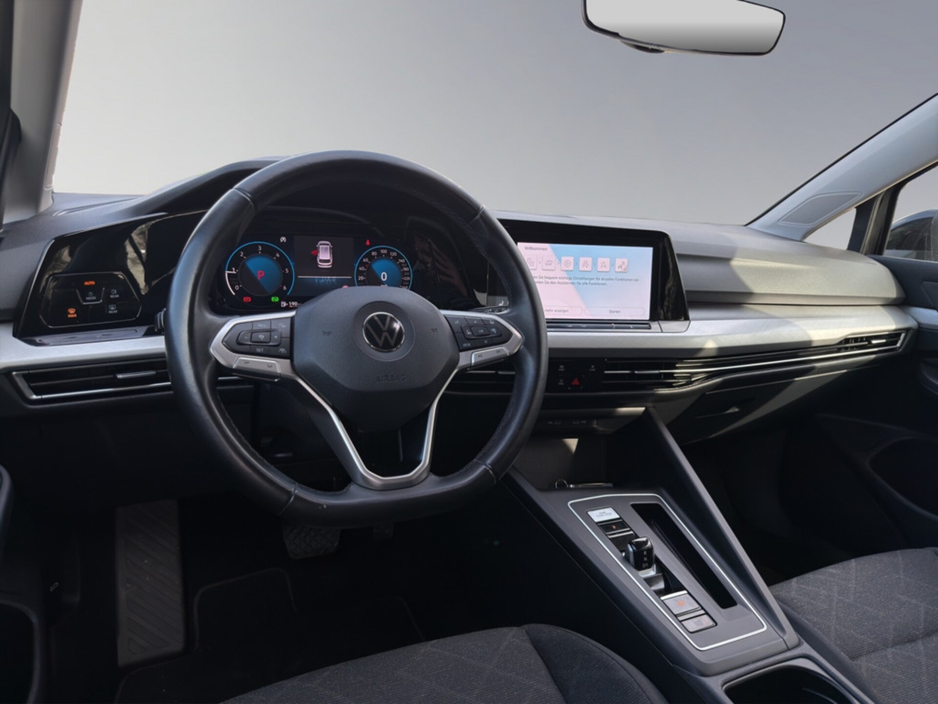 Volkswagen Golf Variant Life