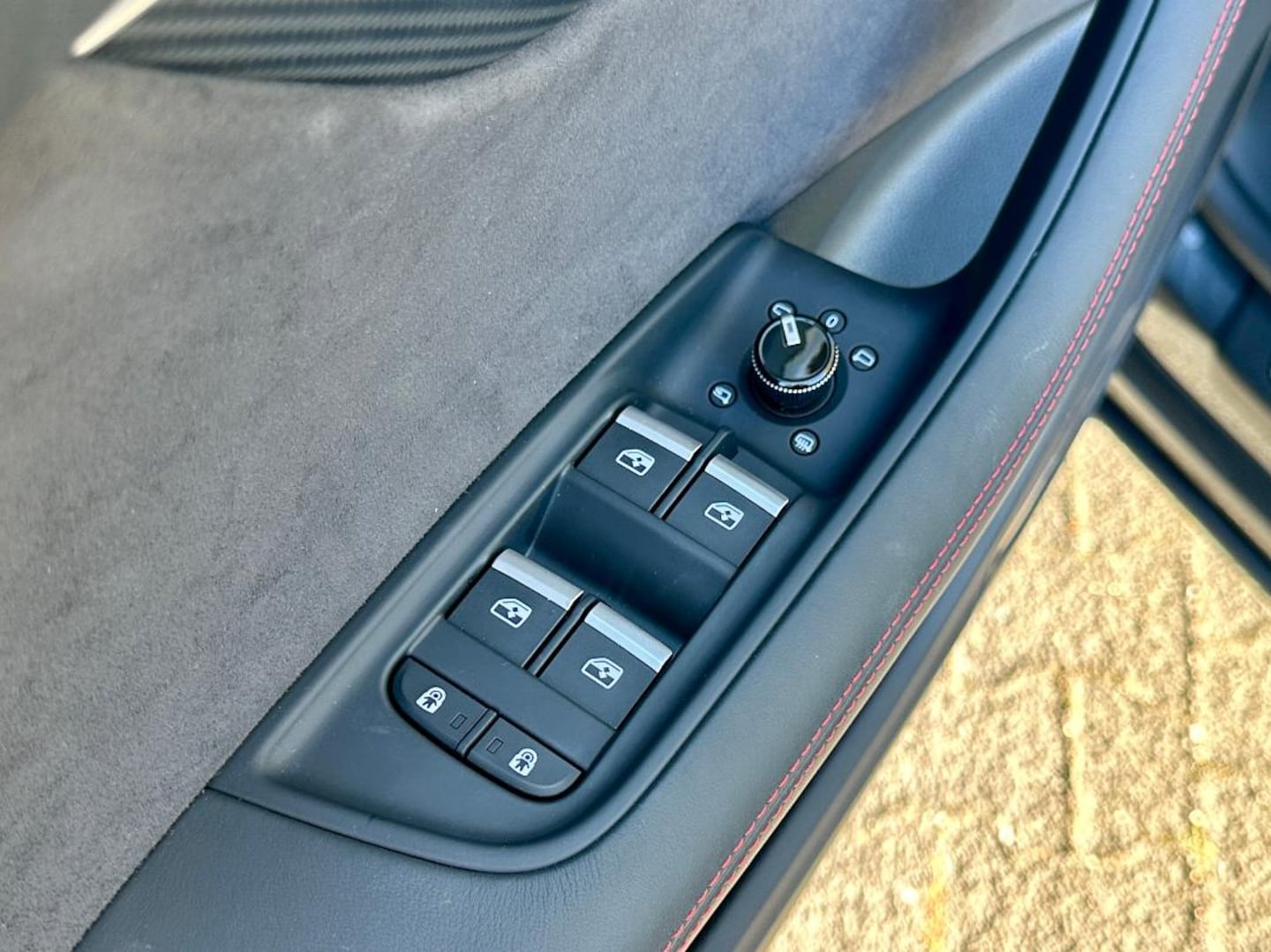 Bild über Audi SQ8 SUV TFSI quattro tiptronic - für weitere Informationen kontaktieren Sie den Audi Partner