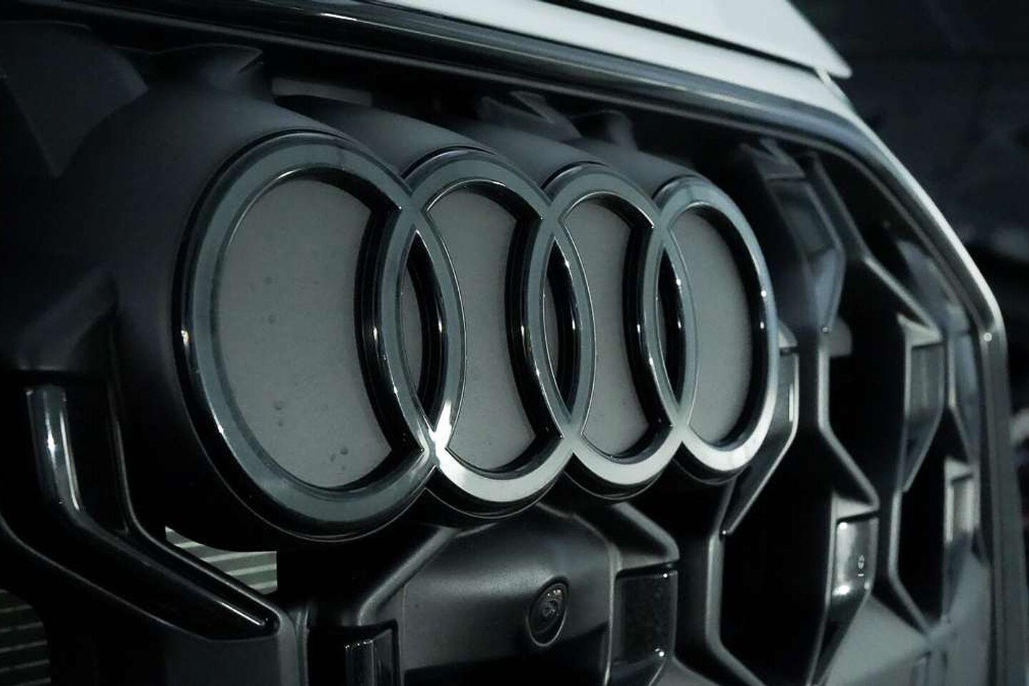 Image about Audi Q5 SUV TDI quattro 150 kW sport
