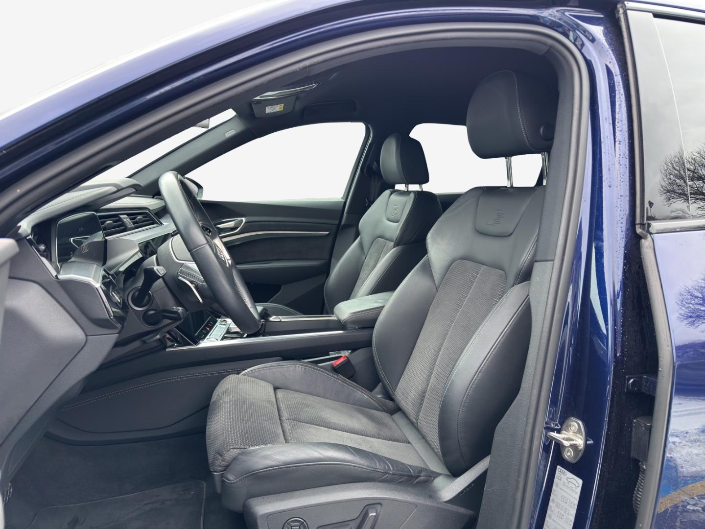 Bild über Audi e-tron Sportback Attraction S line 50 quattro 230,00 kW - for more details contact your dealer