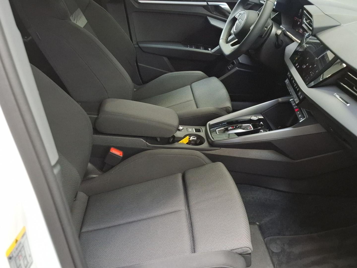 Bild über Audi A3 Limousine S line TFSI S tronic - für weitere Informationen kontaktieren Sie den Audi Partner