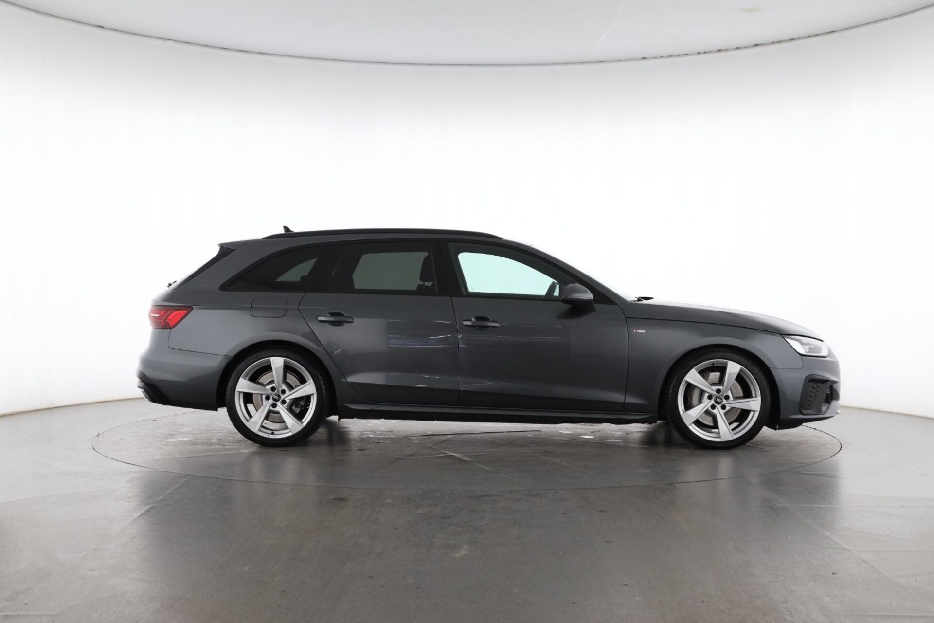 Audi A4 Avant S line