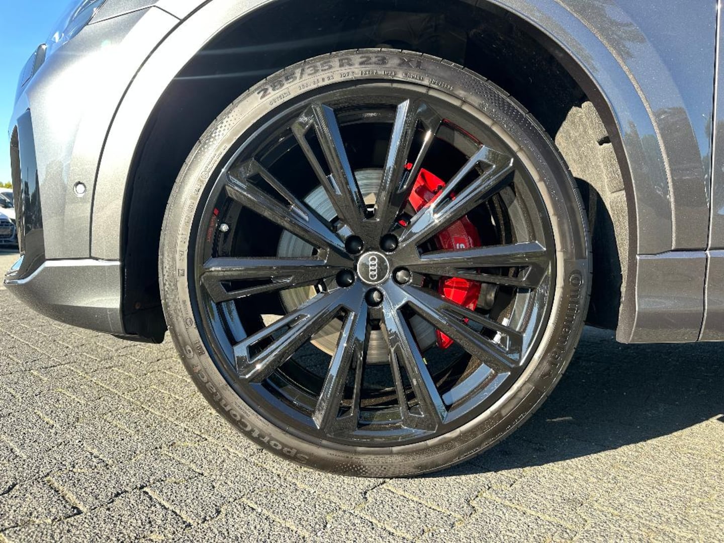Bild über Audi SQ8 SUV TFSI quattro tiptronic - für weitere Informationen kontaktieren Sie den Audi Partner