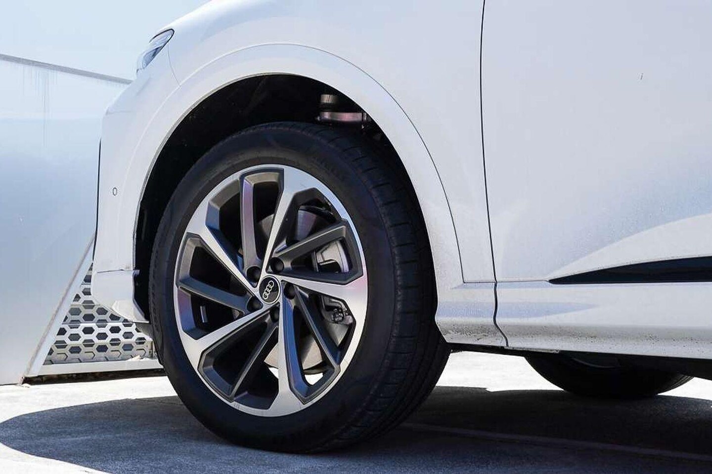 Image about Audi Q5 SUV TDI quattro 150 kW sport