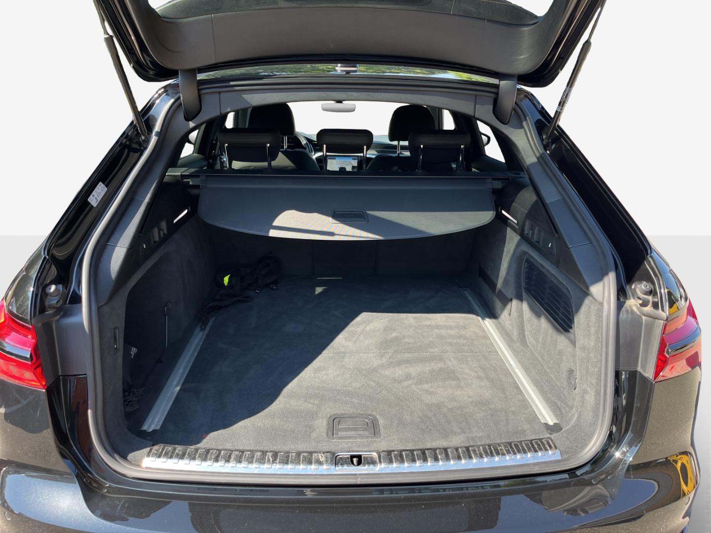 Image about Audi A6 Avant Attraction Sport 40 TDI quattro 150 kW (204 ch) S tronic