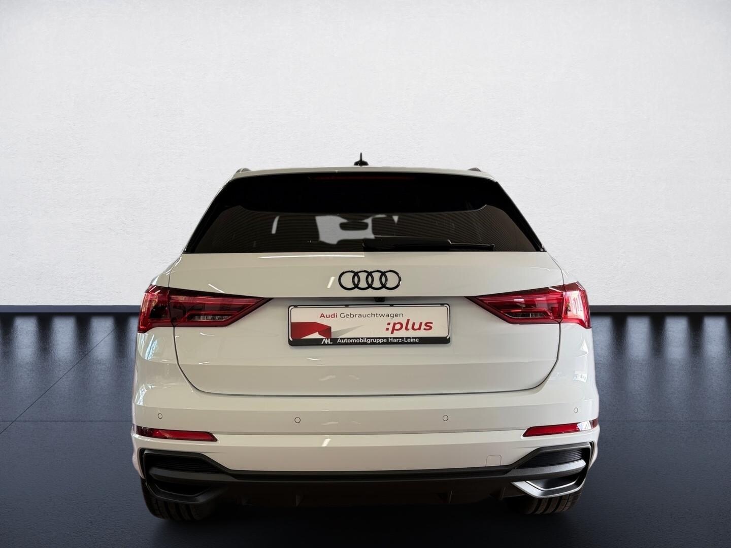 Bild über Audi Q3 S line 35 TFSI S tronic - für weitere Informationen kontaktieren Sie den Audi Partner
